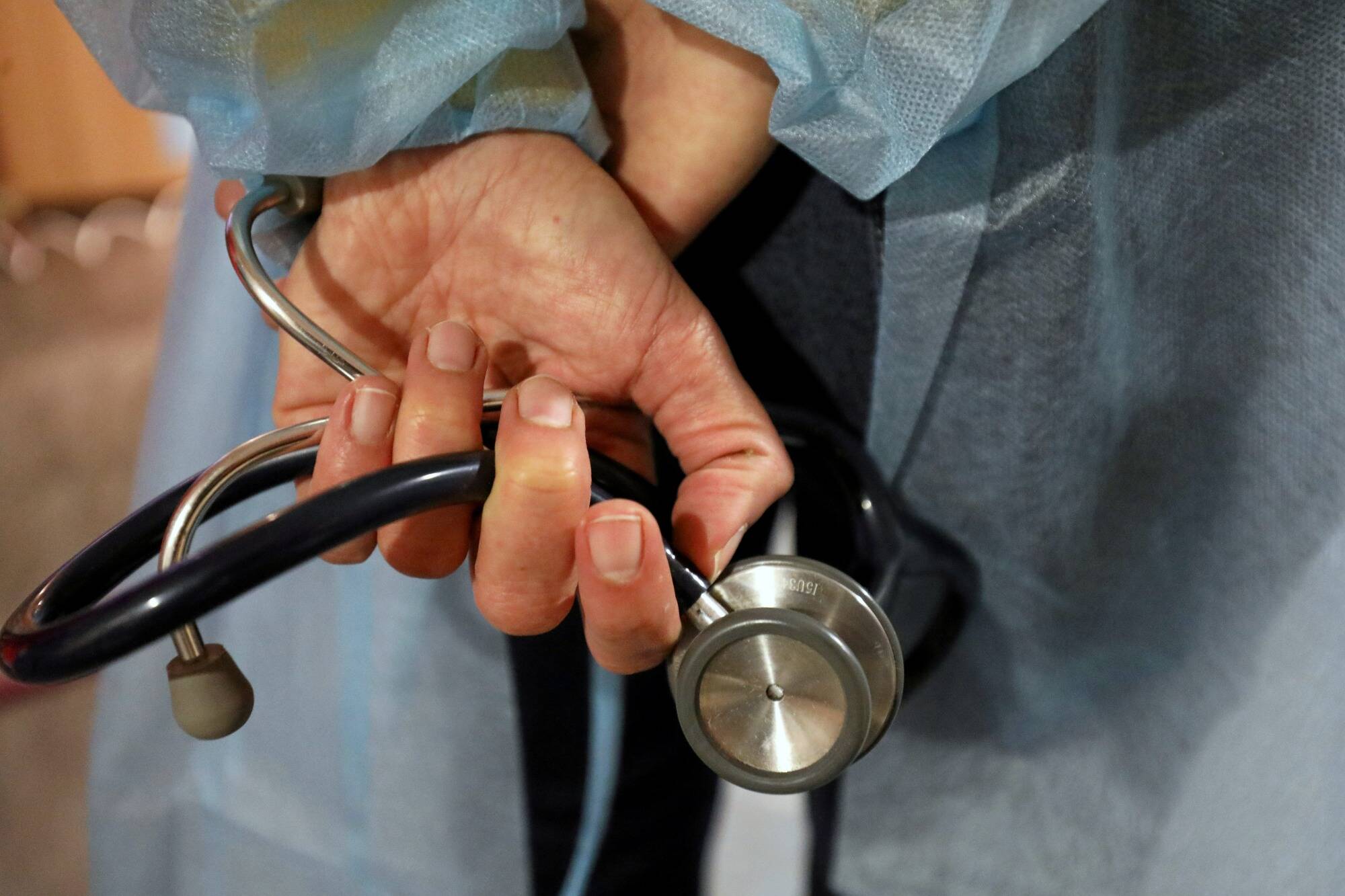 "Il s'est fait accompagner dans l'ascenseur par quatre types avec des kalachs": ces zones de la métropole de Toulon où SOS Médecins ne veut plus se rendre