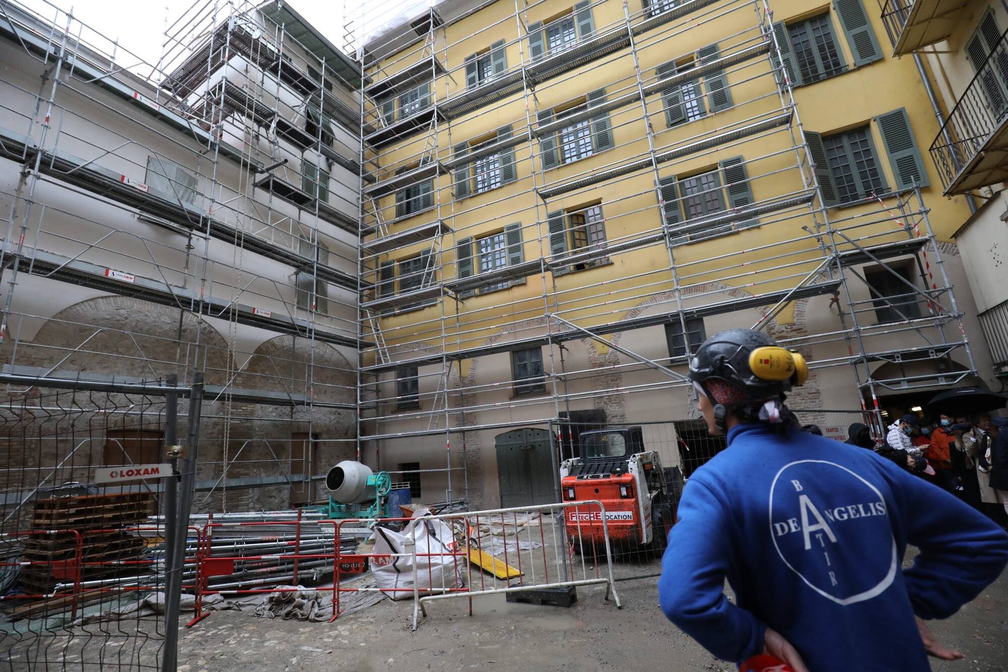 700 ans d'histoire et un futur théâtre... On a visité le chantier du futur TNN sur la place Saint-François à Nice