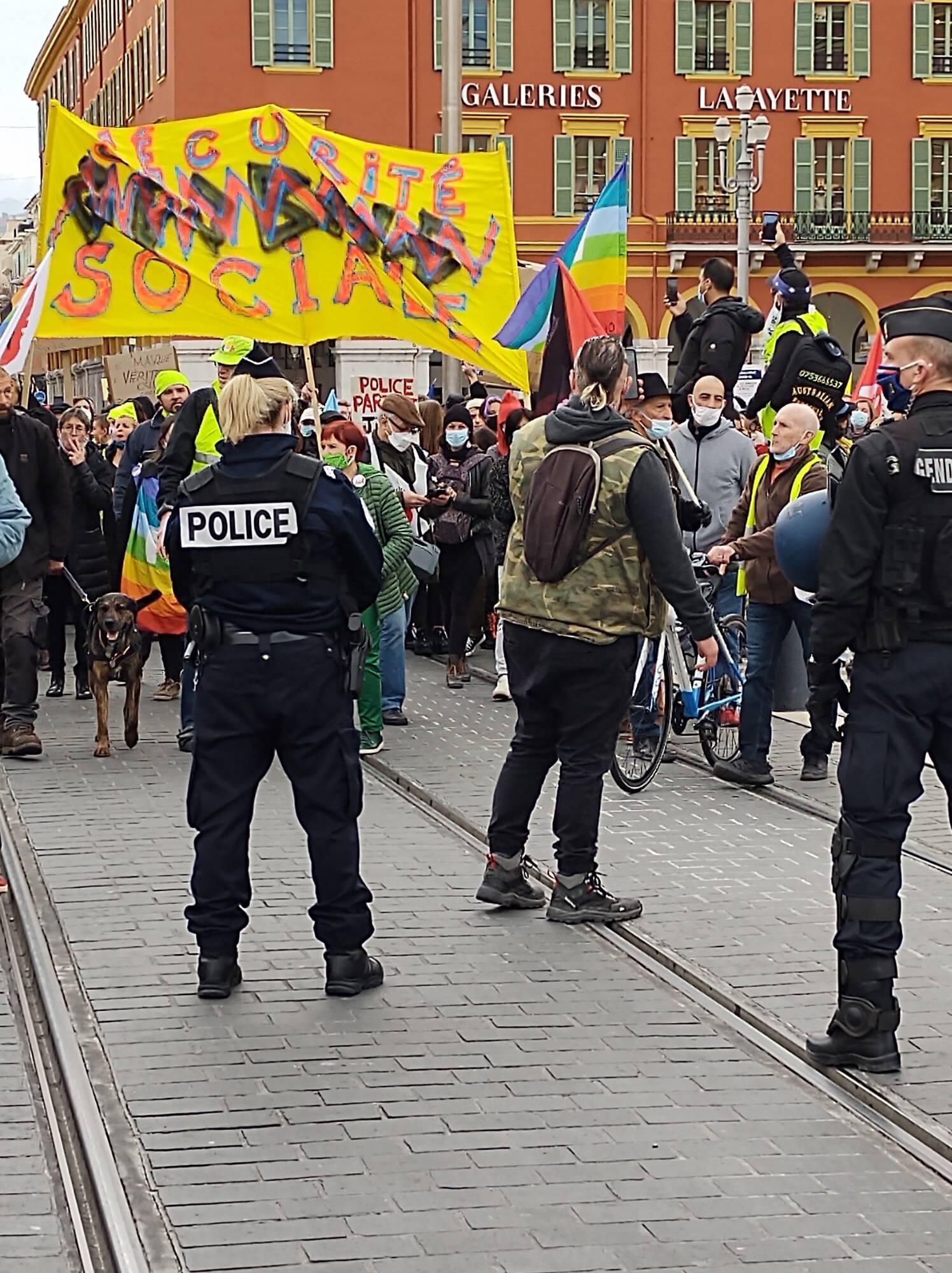 Loi "Sécurité globale": 500 manifestants à la marche des libertés à Nice
