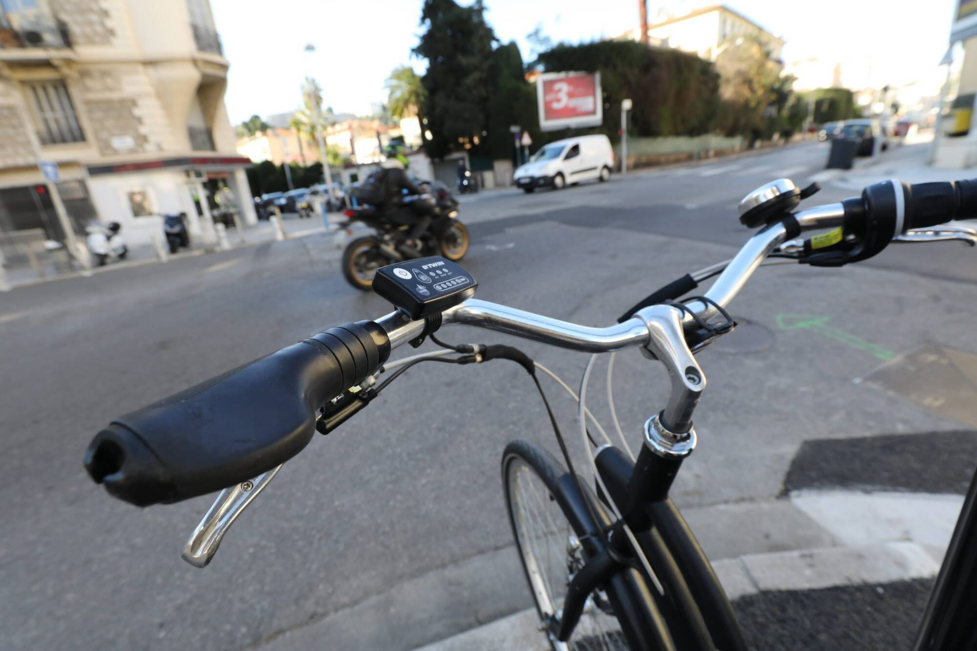 Est-il vrai que la piste cyclable de Nice-nord ne va pas être terminée?