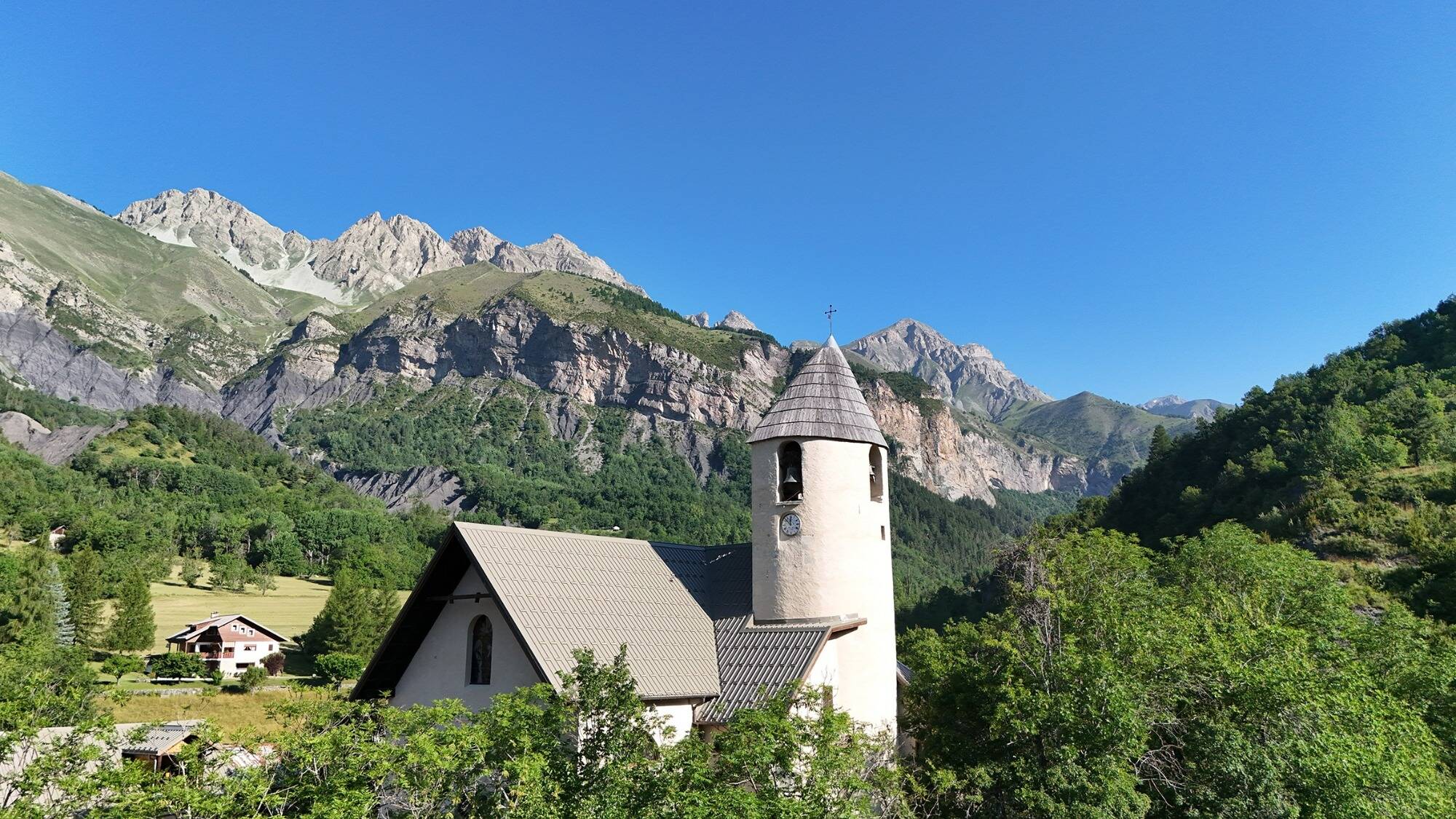 L'église d'Entraunes va renaître en un lieu de culte... et de culture