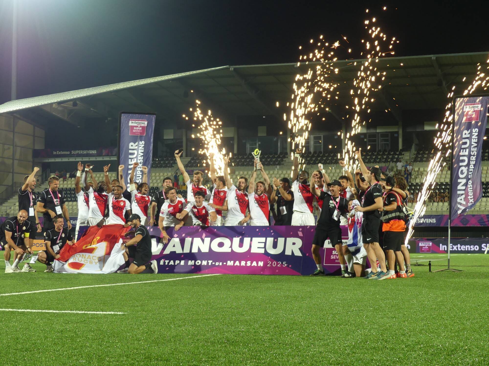 Rugby à 7: le MR7 remporte la première étape du Supersevens et se qualifie pour la grande finale à Paris