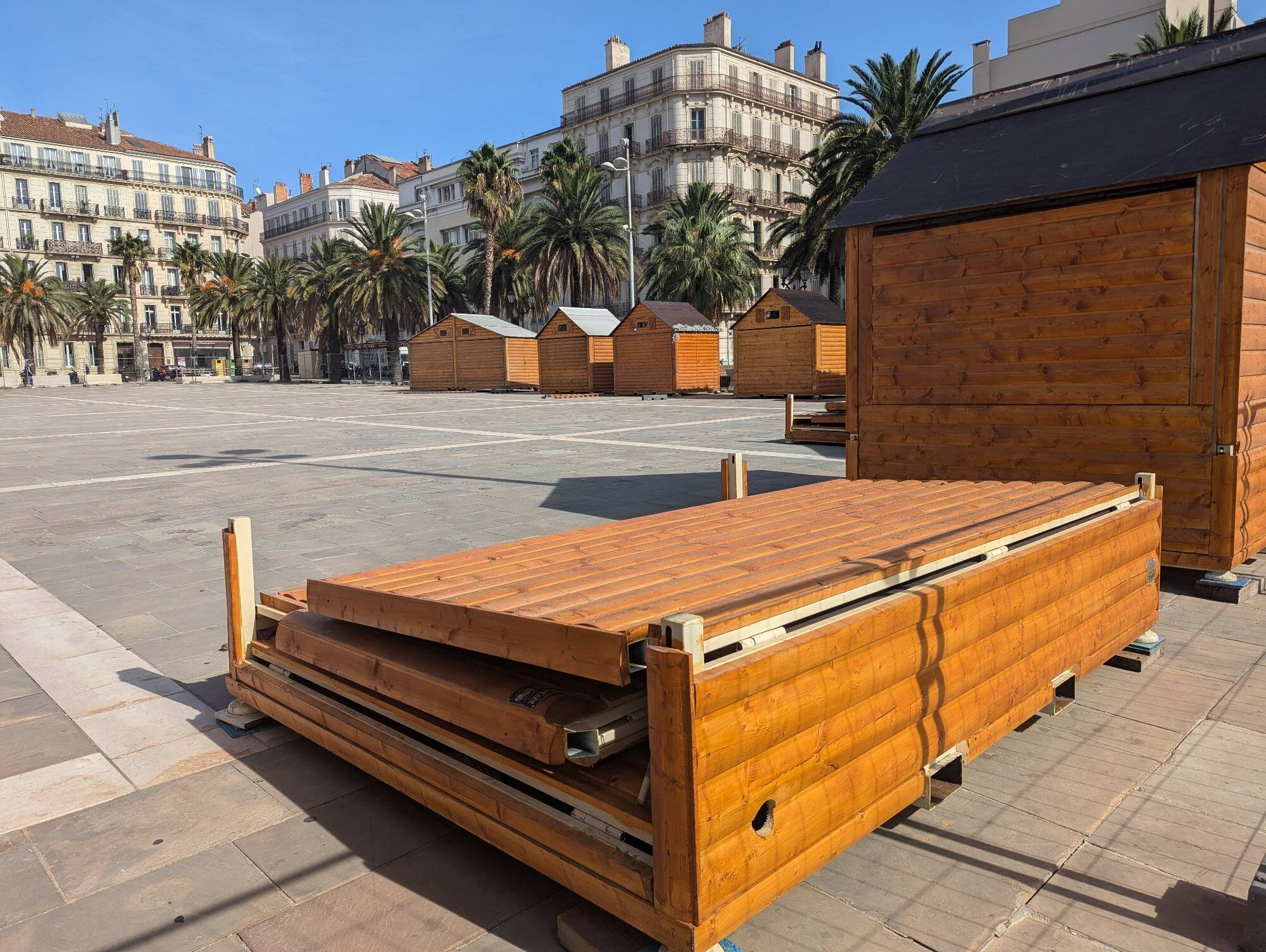 Le marché de Noël prend déjà ses quartiers à Toulon