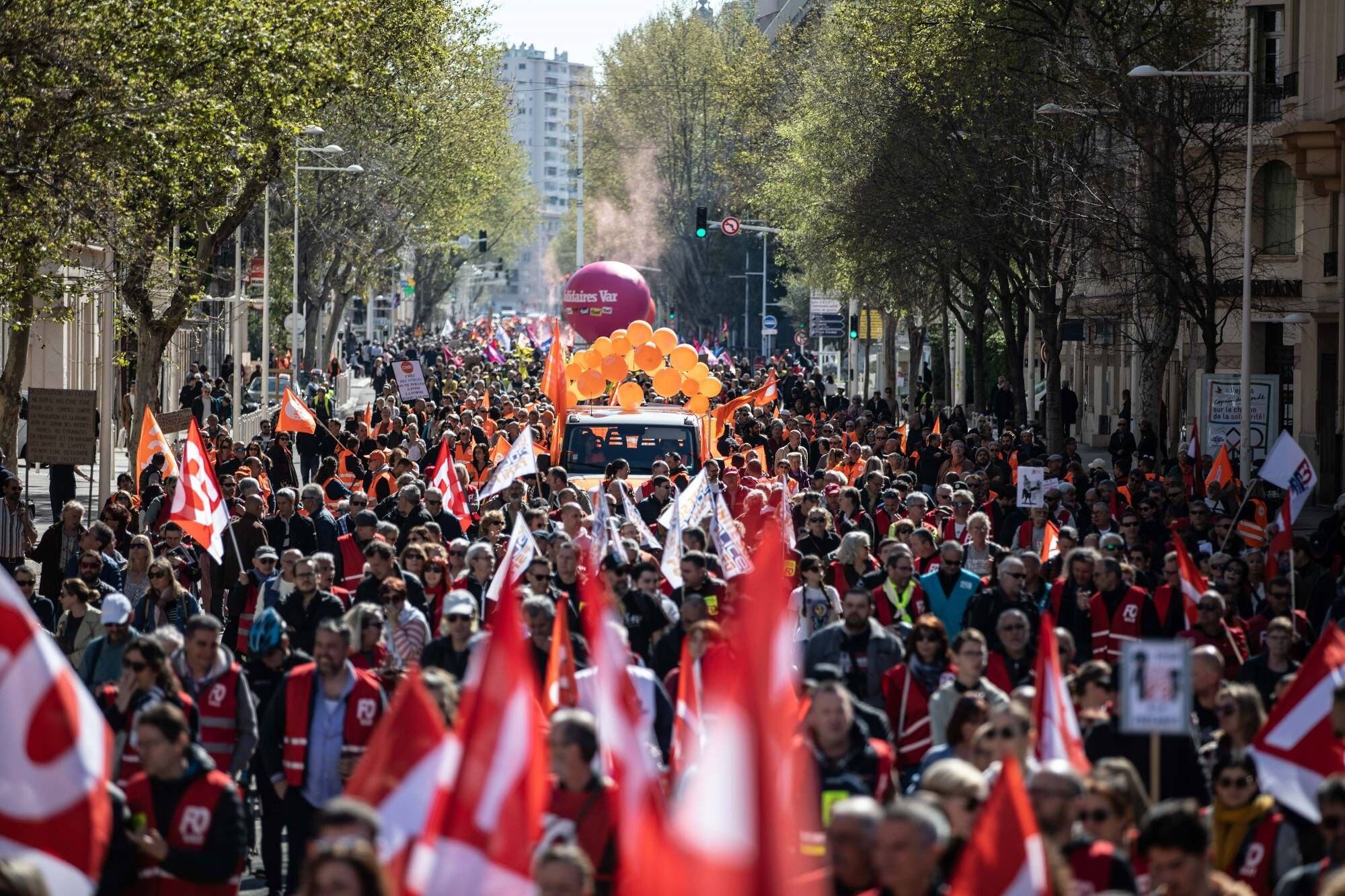 "Tous les syndicats à l'unisson, ça redonne du sens aux enjeux": à quoi va ressembler la journée de mobilisation de ce jeudi?