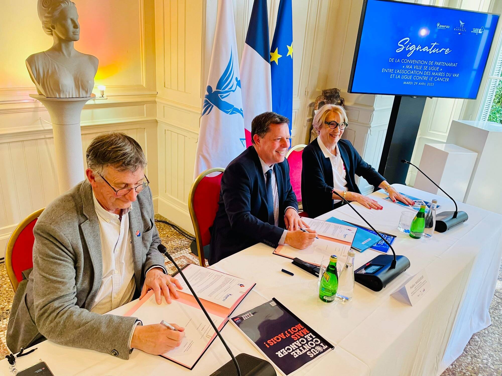 L'association des maires du Var et la "Ligue contre le cancer" signent un partenariat dans la lutte contre la maladie à Saint-Raphaël