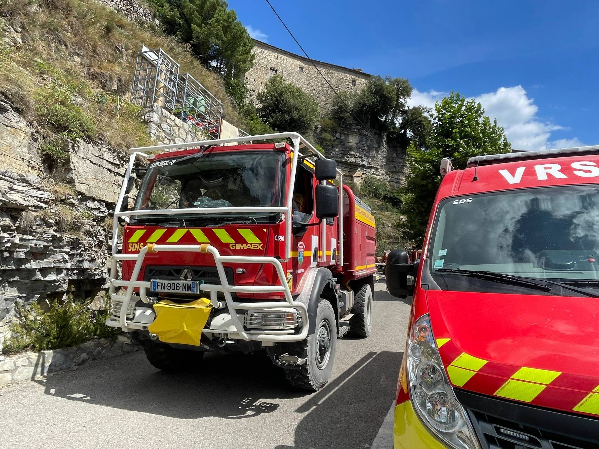 "Si ça part vers le village, c'est une catastrophe...": à Bairols, au coeur de la lutte contre le plus gros feu de l'année