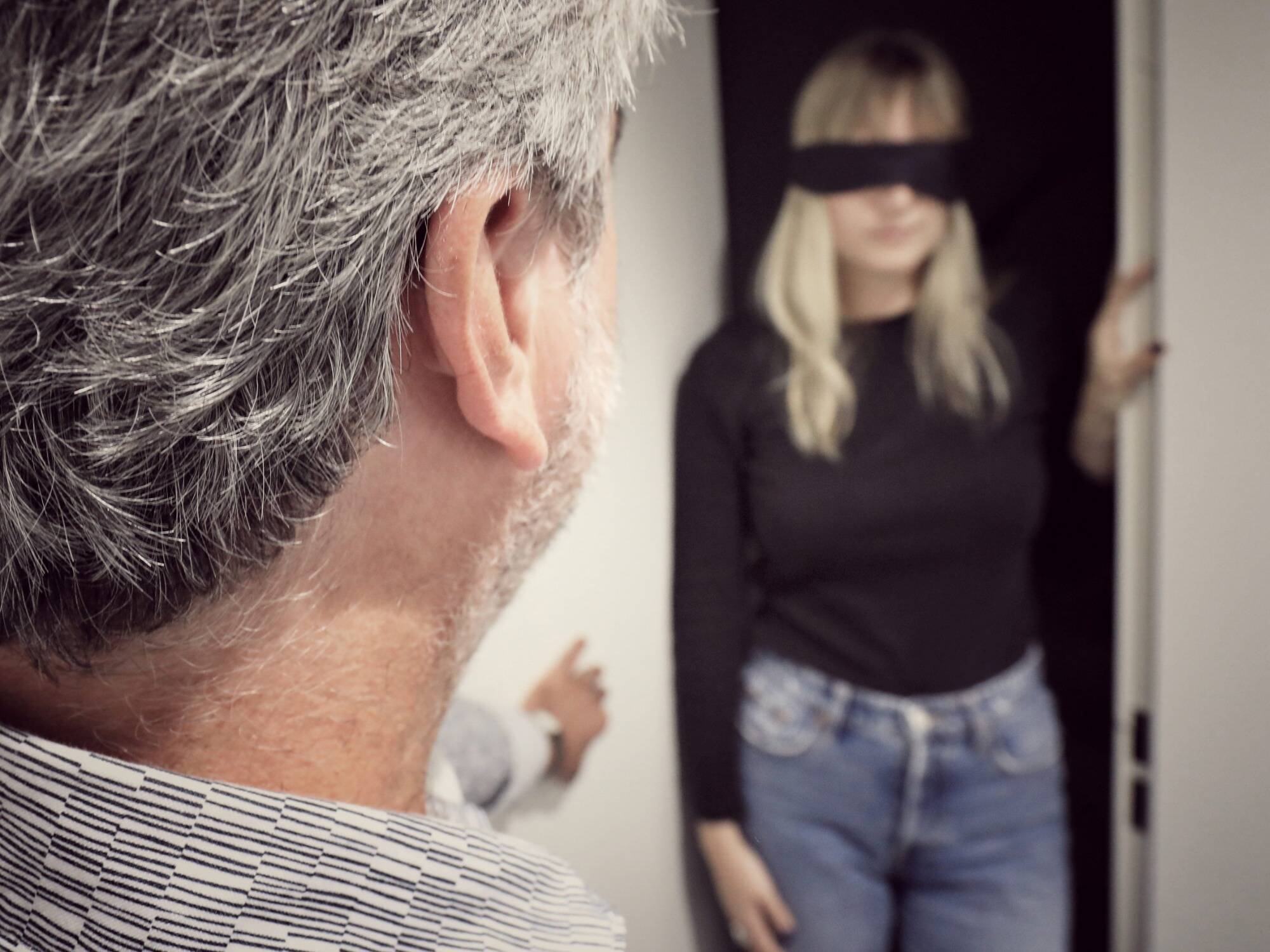 Jugé pour viols, un homme âgé qui se faisait passer pour un play-boy sur Facebook aurait fait "350 victimes"