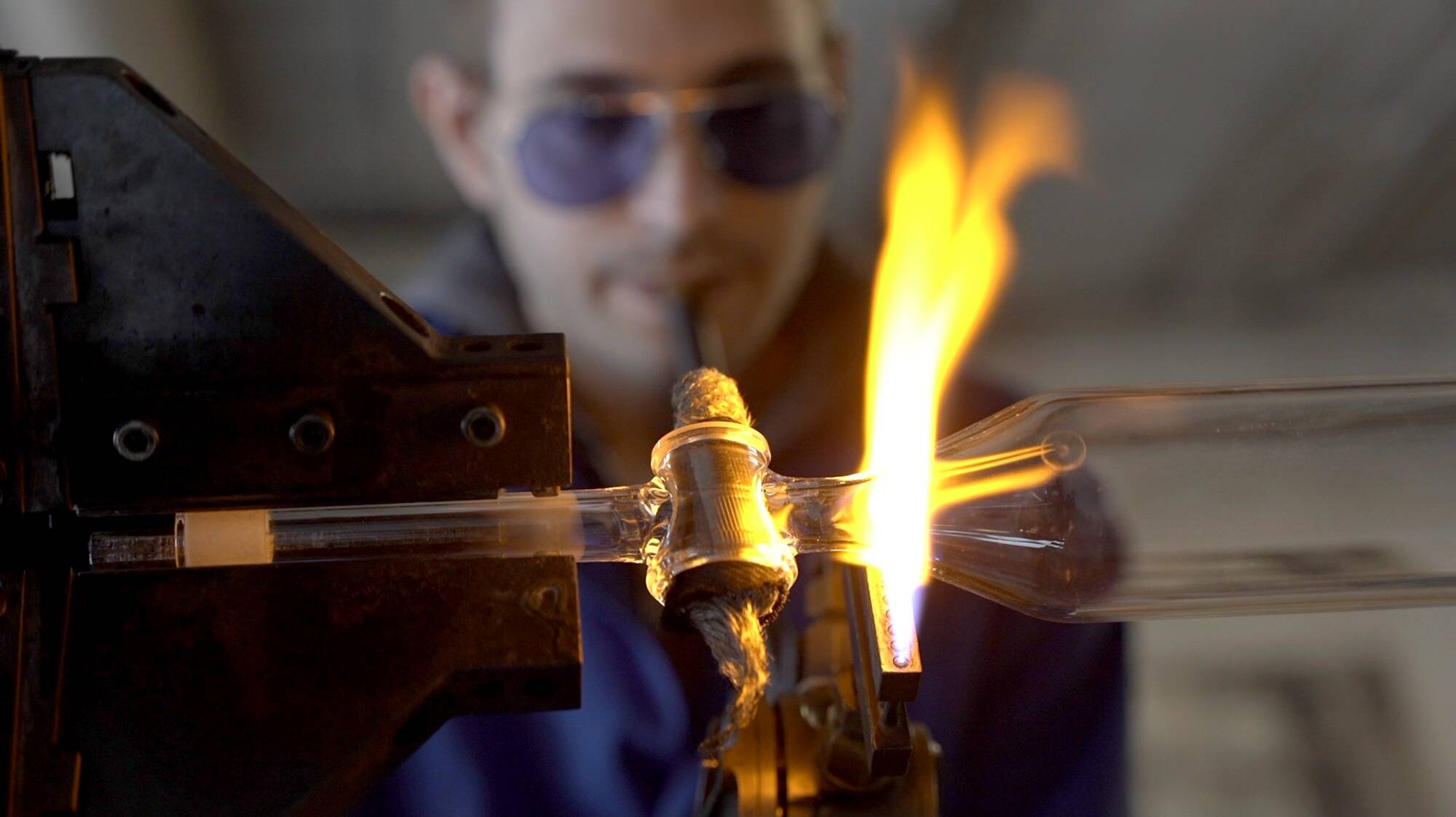 On vous emmène dans les coulisses de Mod'Verre à Grasse, spécialiste en verrerie scientifique