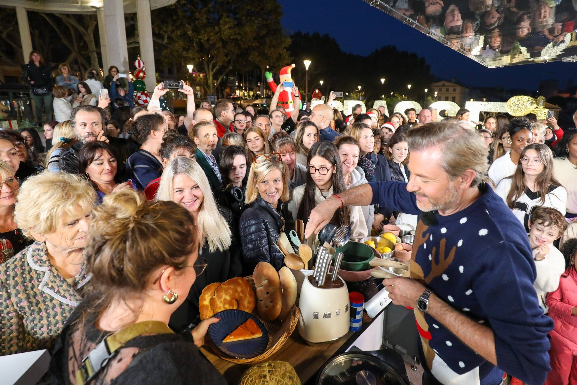 "Je tenais à être présente": l'émission de M6 "Tous en cuisine avec Cyril Lignac" tournée à Grasse ce mardi, les fans au rendez-vous