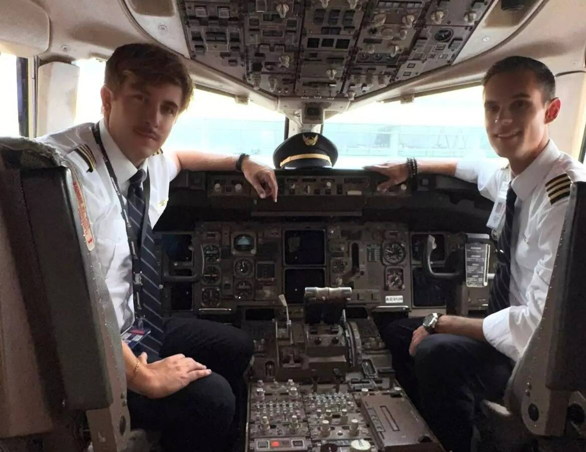 Formés aux États-Unis, ces deux jeunes pilotes des Alpes-Maritimes sont aux commandes du premier vol qui relie Washington à l'aéroport de Nice Côte d'Azur