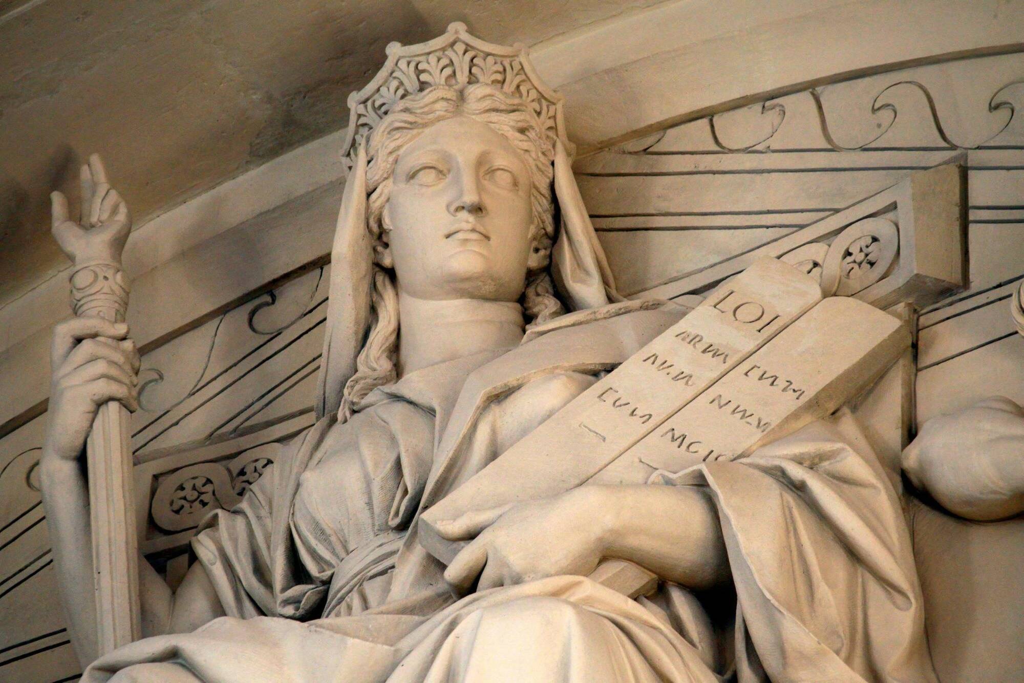 Déjà condamné à 12 ans de prison, un homme sage-femme à nouveau jugé pour viols sur plusieurs patientes