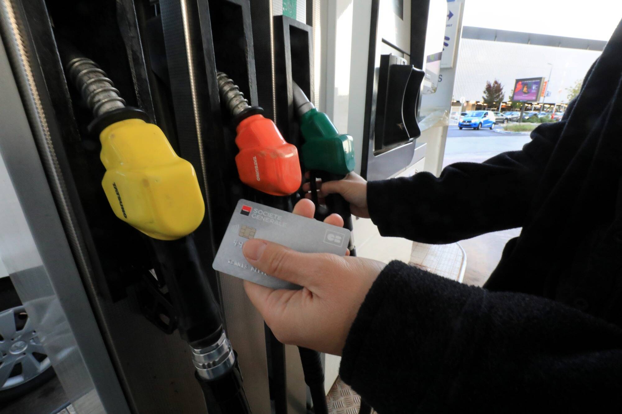 Indemnité carburant: la prime de 100 euros versée ce vendredi, sept millions de Français n'ont pas encore fait la demande