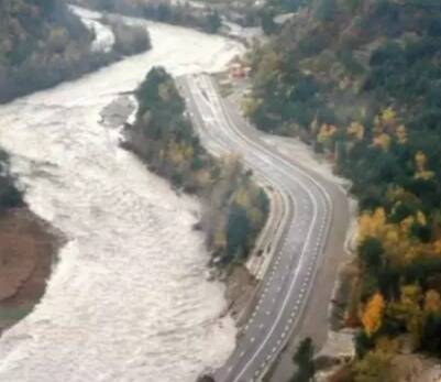 "Nous n'avons pas fini de corriger les erreurs": pourquoi le Var a débordé lors des inondations de 1994 et où en sont les travaux