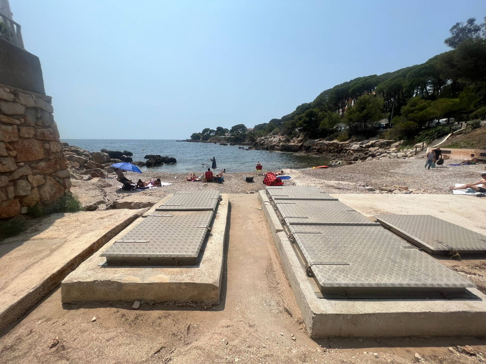 Bactérie, amende... Que risque-t-on en se baignant dans une eau interdite?