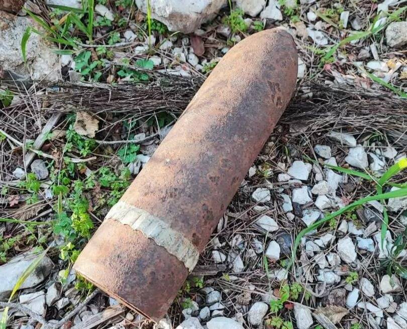 Des enfants jouent avec un obus actif de la Première Guerre mondiale dans le Var, les démineurs interviennent