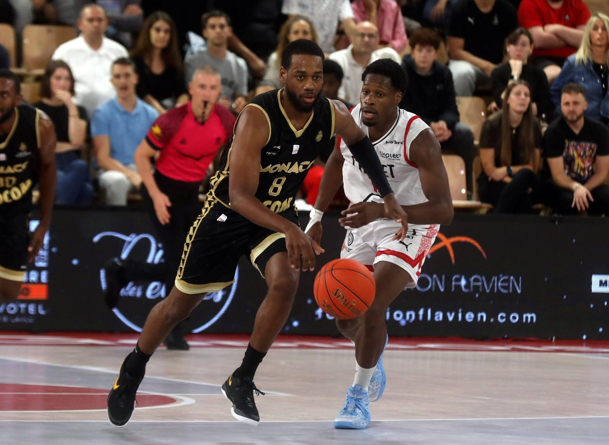 Betclic Elite: Jordan Loyd sauve la Roca Team de la défaite face à Cholet