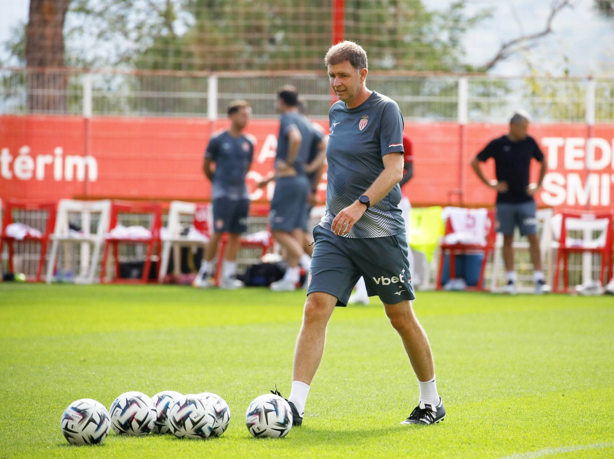 "Les gardiens ne rassurent pas, la responsabilité est partagée": pourquoi Frédéric De Boever traverse une période difficile à l'AS Monaco