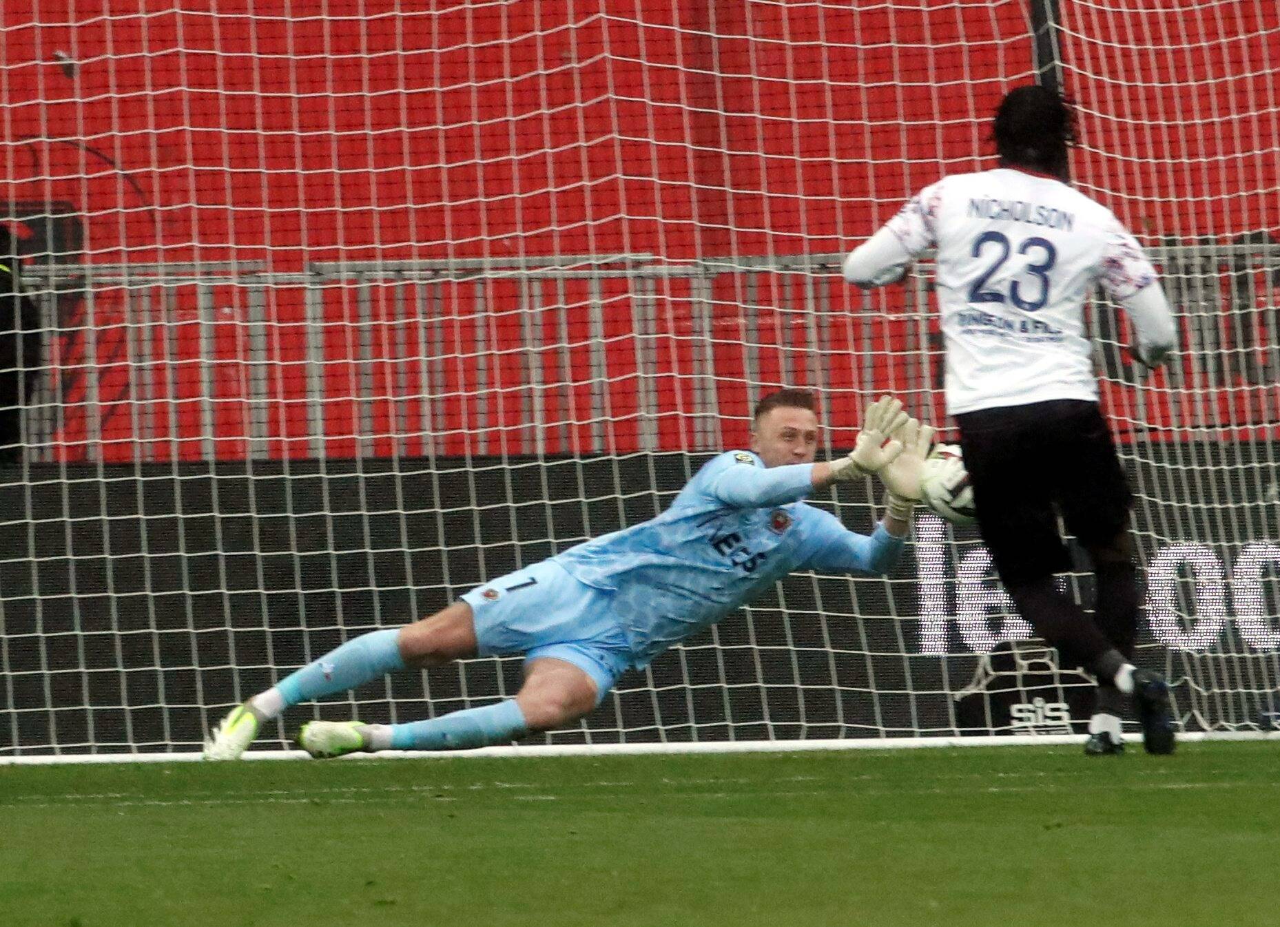 Une statue pour Bulka... Voici les notes des joueurs après le match nul entre l'OGC Nice et Clermont