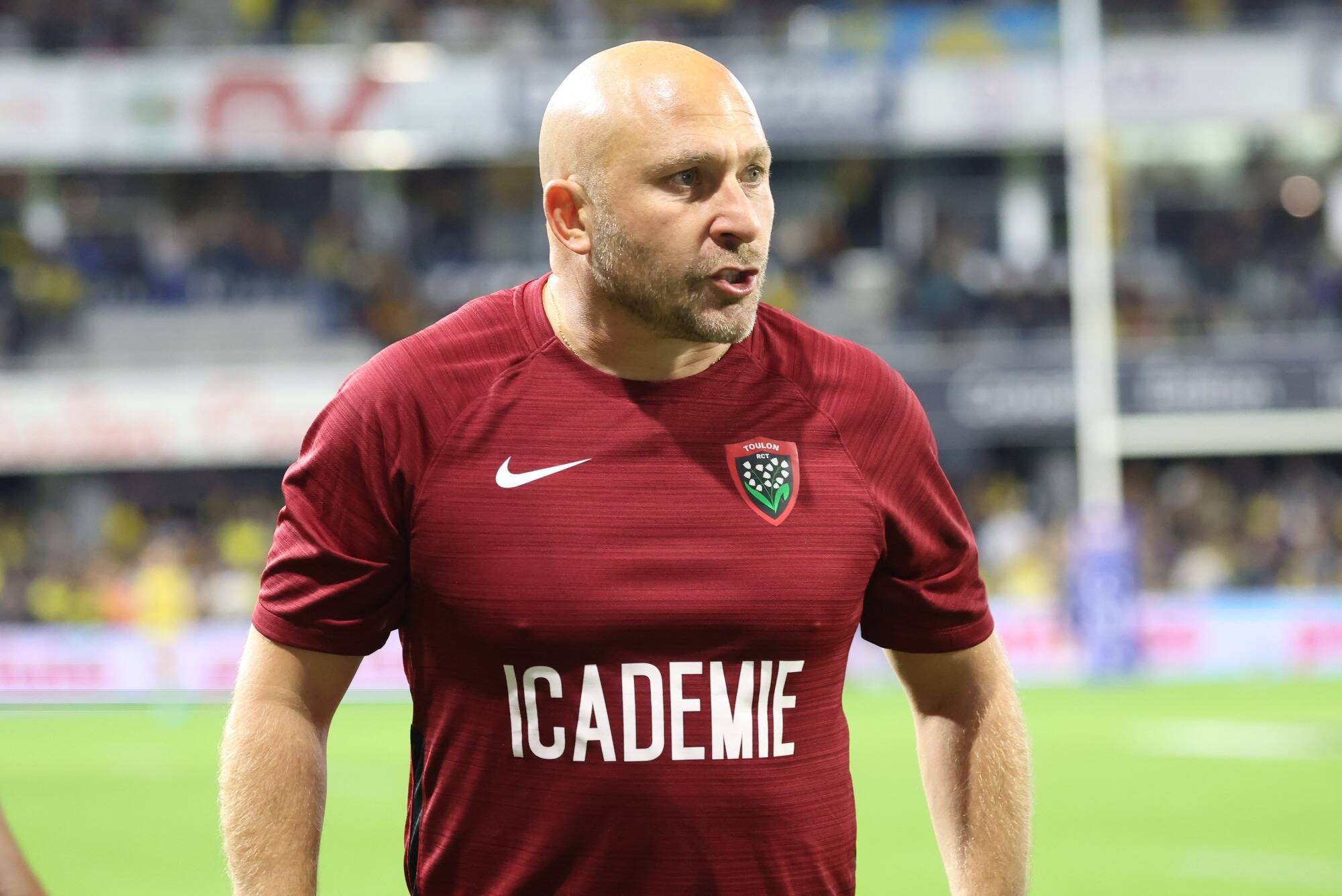 "Il va falloir qu'on s'adapte": les réactions à la suspension de 6 semaines du coach du RCT Pierre Mignoni