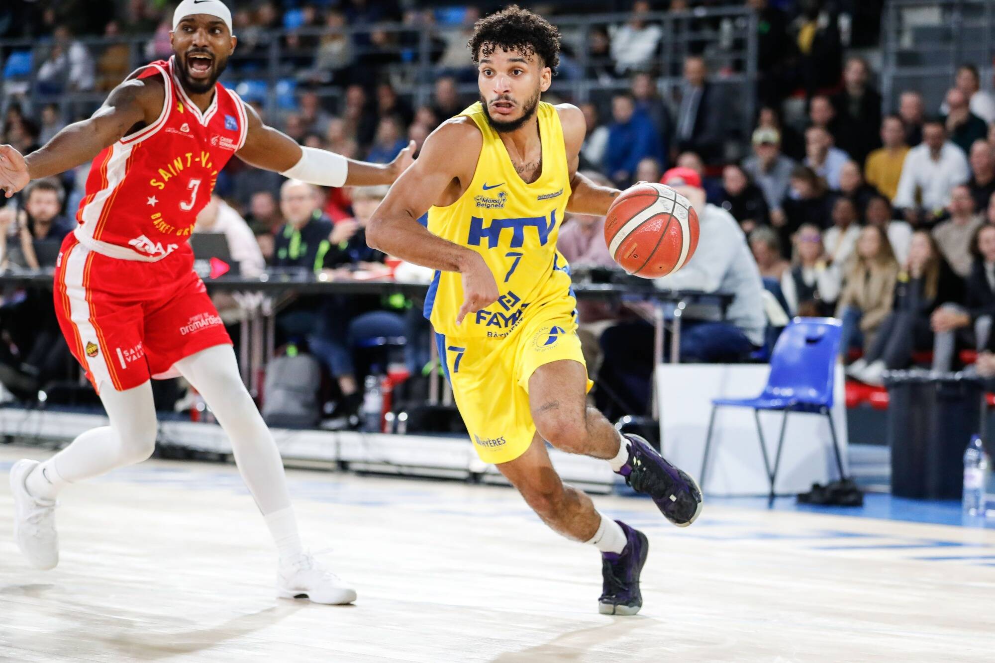 Basket: Hyères-Toulon étrille Saint-Vallier et prend la tête de NM1