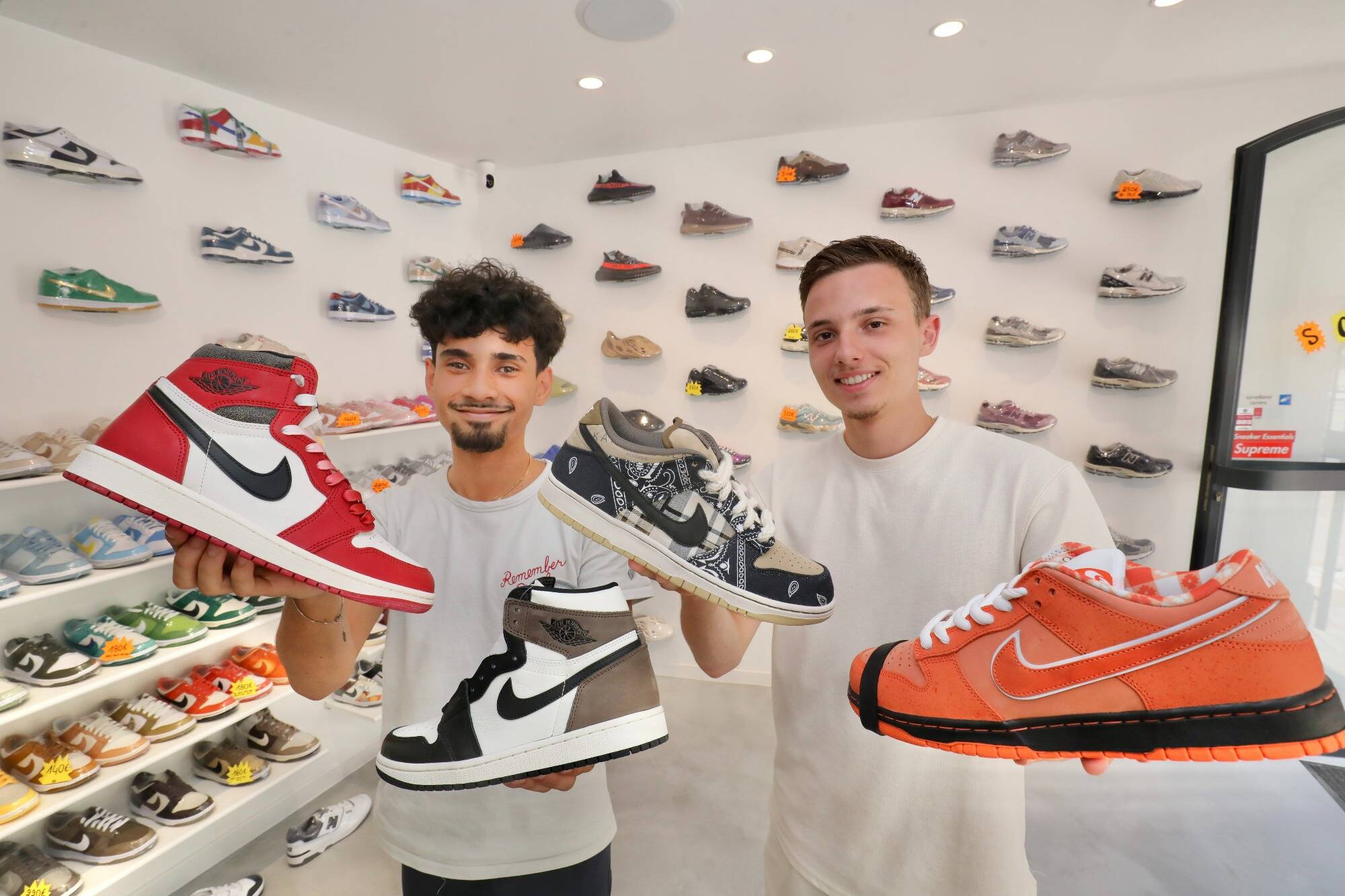 À Toulon, ces deux jeunes dénichent les baskets les plus rares pour leurs clients