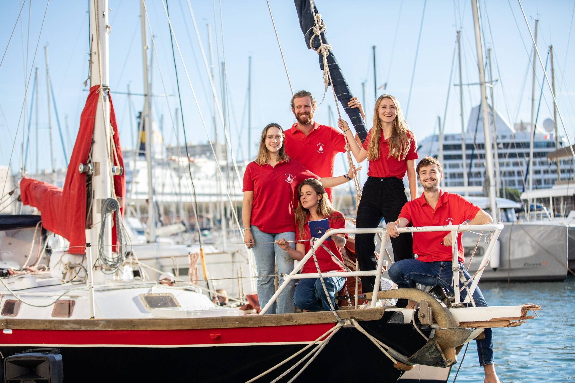 Missions scientifiques, sociales et éducatives: de jeunes marins s'élancent pour une expédition de trois mois en Méditerranée