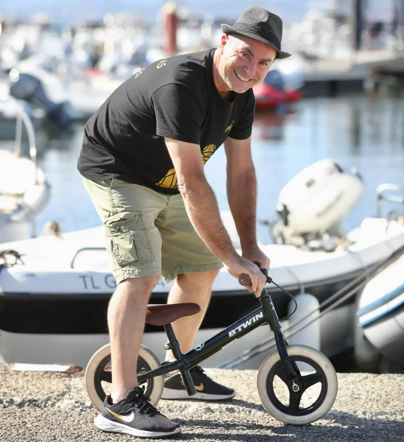 "On est sûrement l'un des seuls groupes du Var à faire le plein": rencontre avec le leader d'Aïoli, Yves Pujol avant leur spectacle au Lavandou