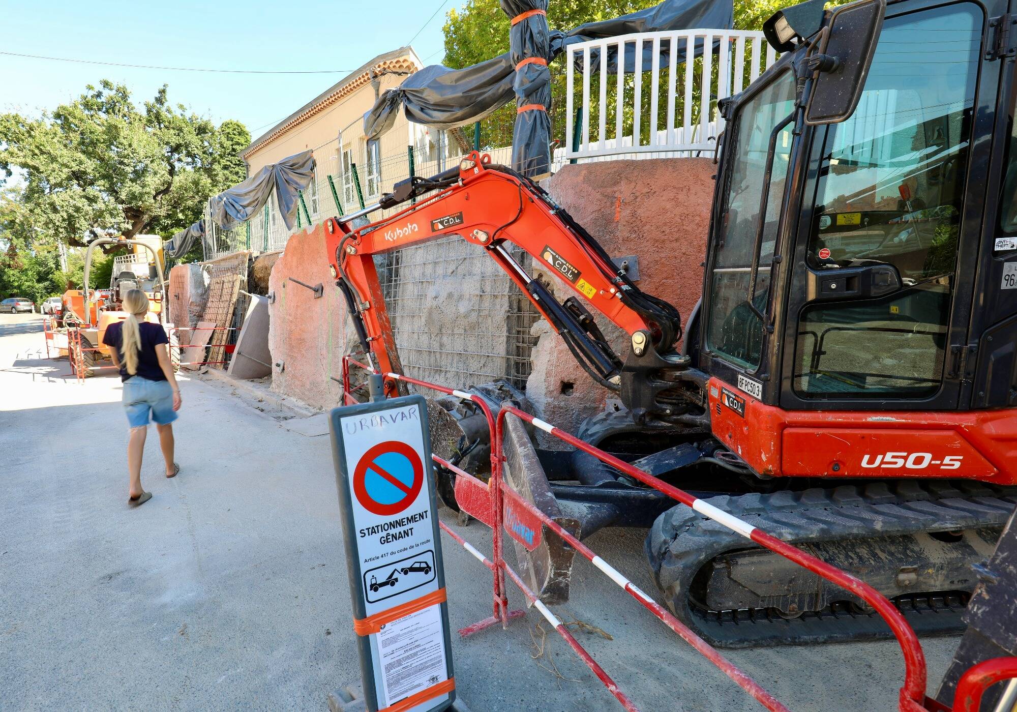 "Ces bruits sont indispensables pour la sécurité": dans cette école de Toulon, les travaux avancent malgré les nuisances