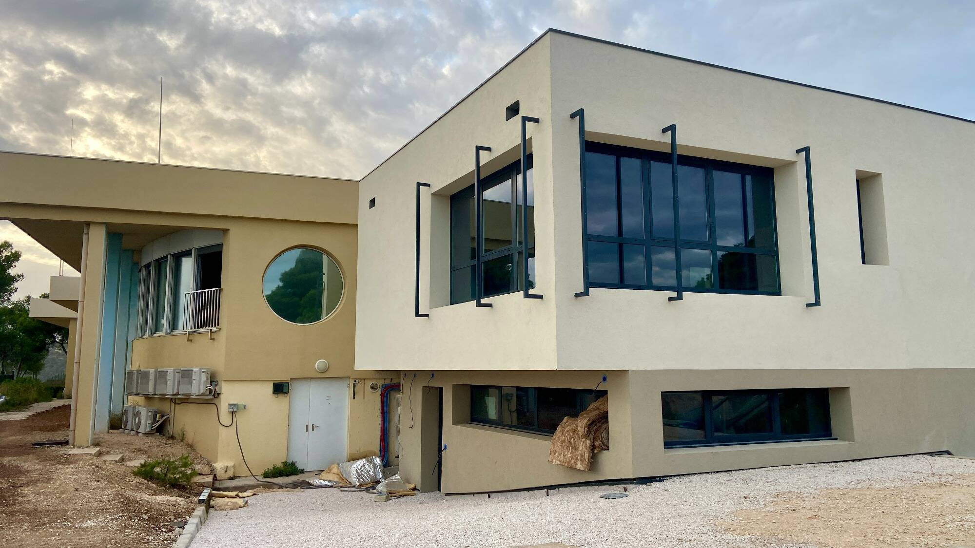 Le nouveau bâtiment du Cross Med de La Garde sera-t-il livré au printemps prochain?