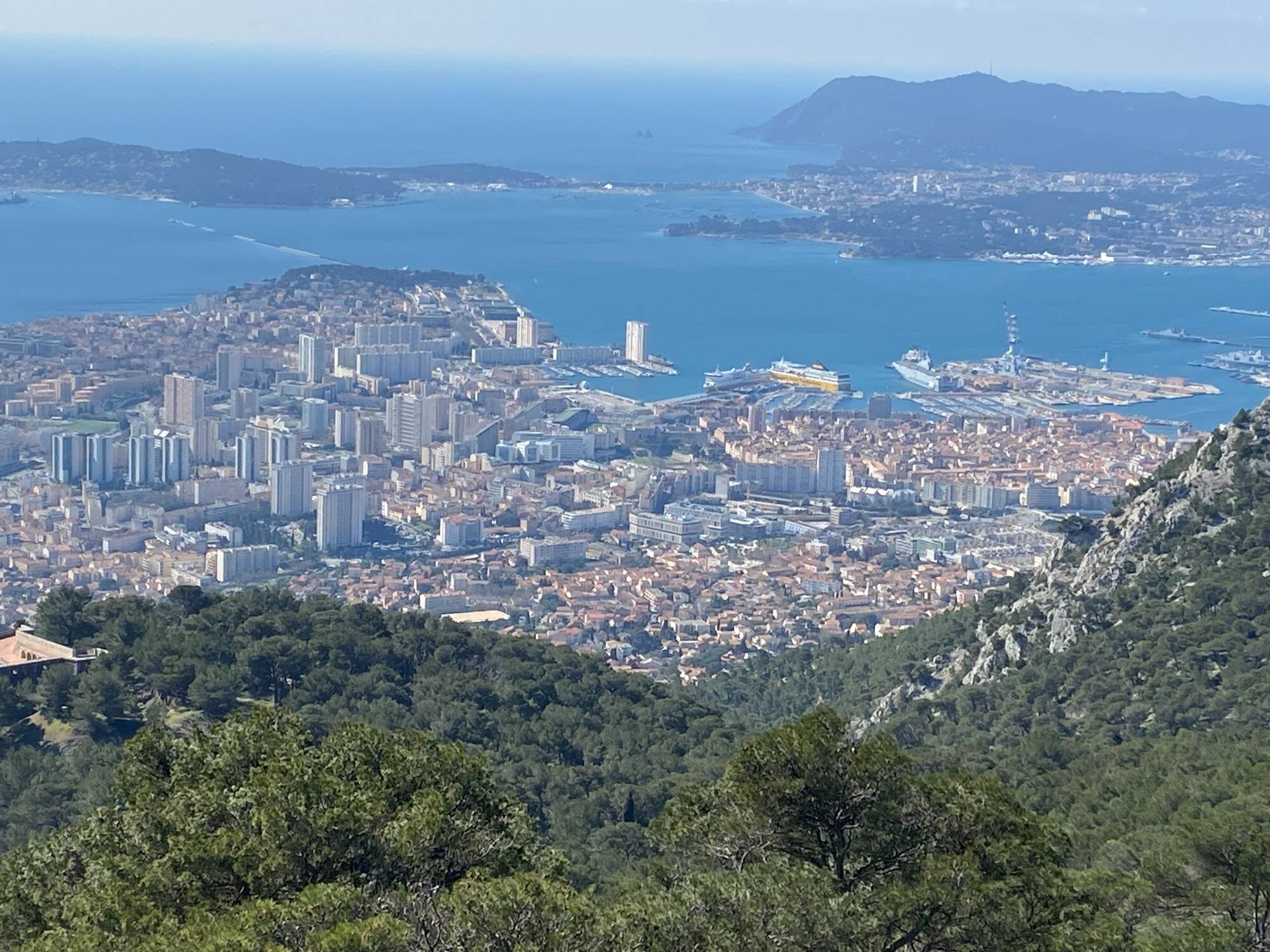 Municipales 2026 dans l'Ouest Var: les grandes manoeuvres ont commencé à Toulon, La Seyne, Hyères et La Garde