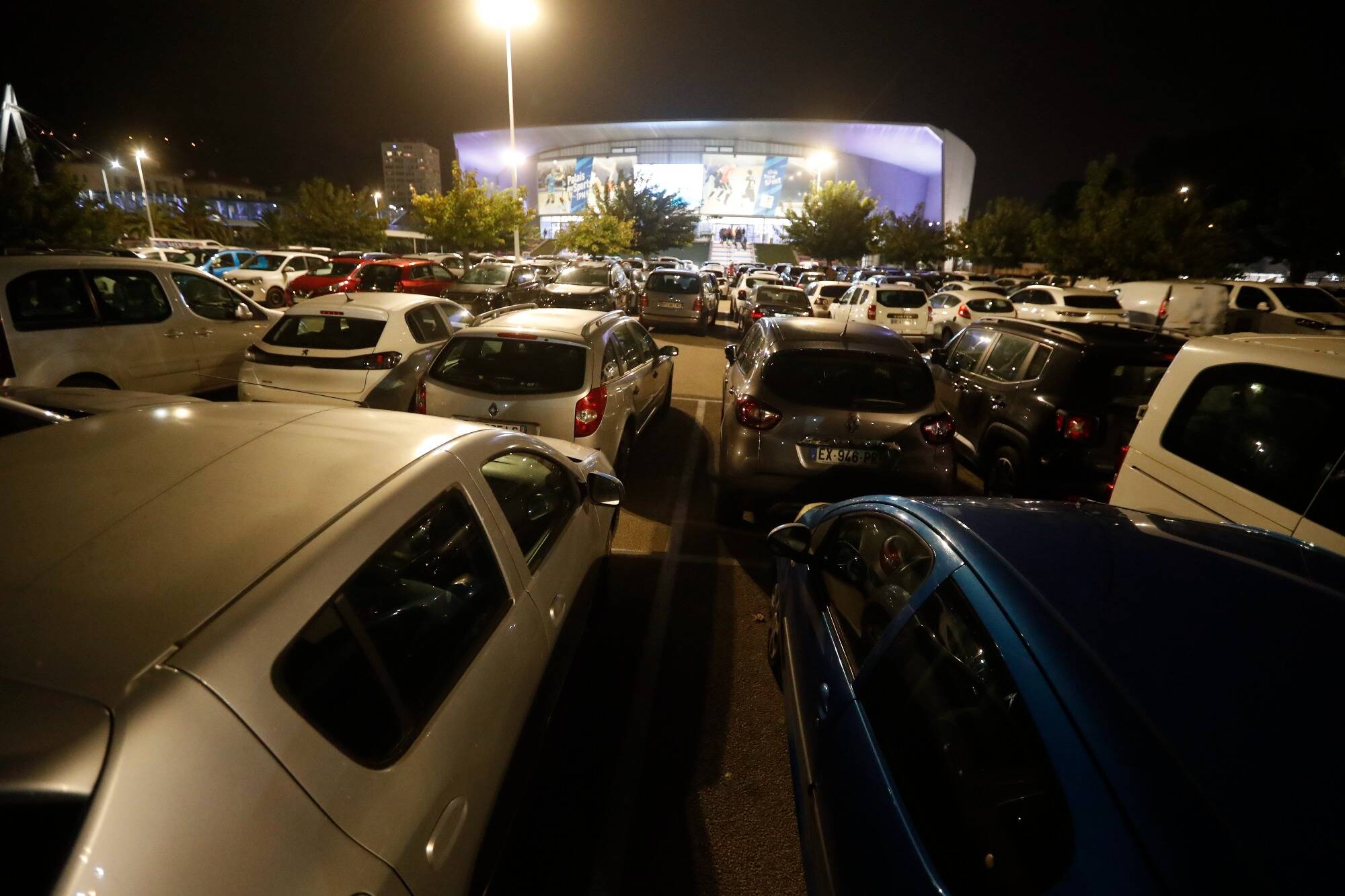 Au Palais des sports de Toulon, le parking est parfois saturé les soirs de matchs: des solutions alternatives existent