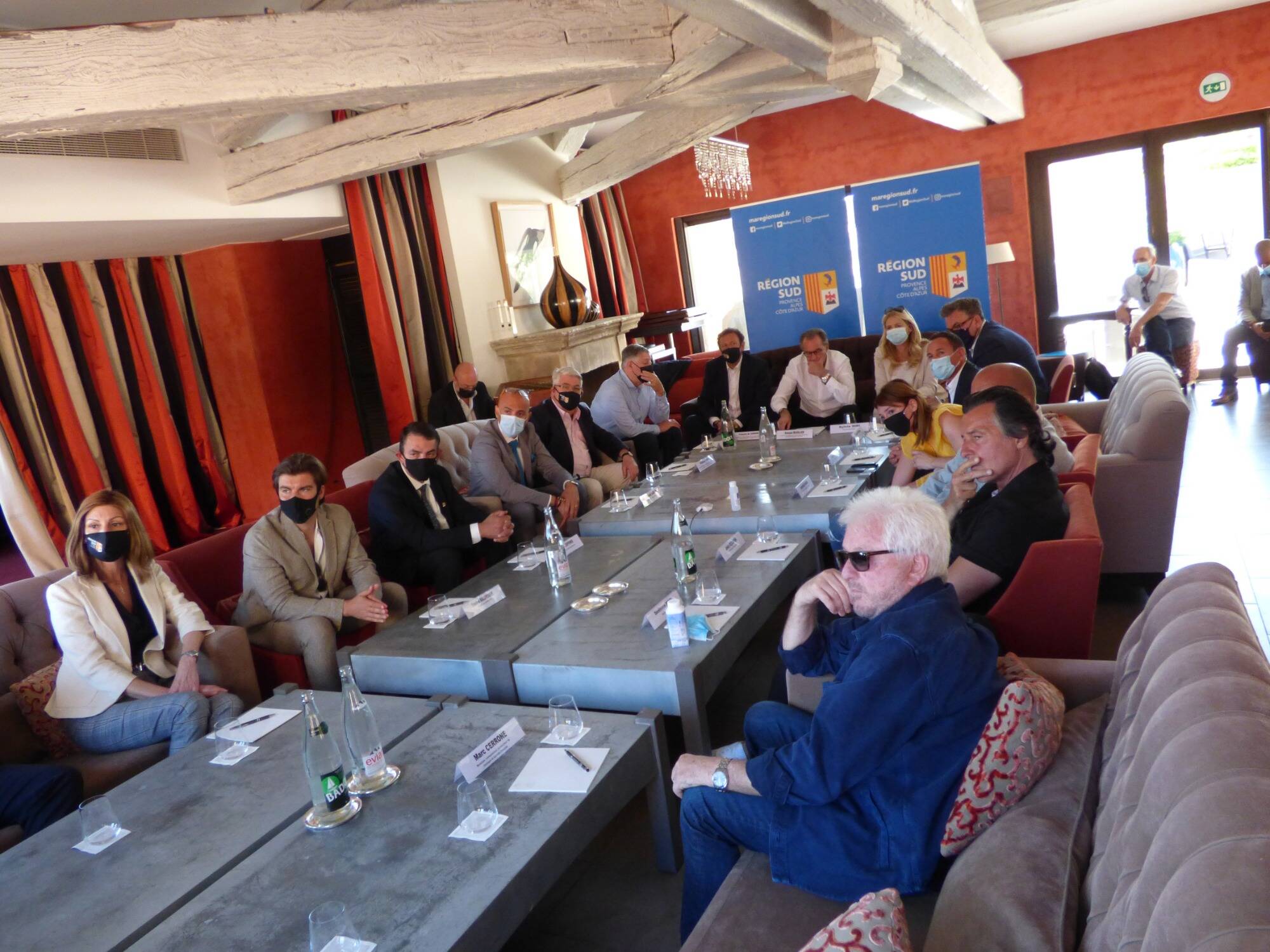 "On voudrait participer à cette euphorie de la vie qui reprend": le monde de la nuit ne veut pas survivre sous perfusion