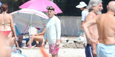 Robert Downey Jr. en mode papa poule sur la plage de Pampelonne à Ramatuelle