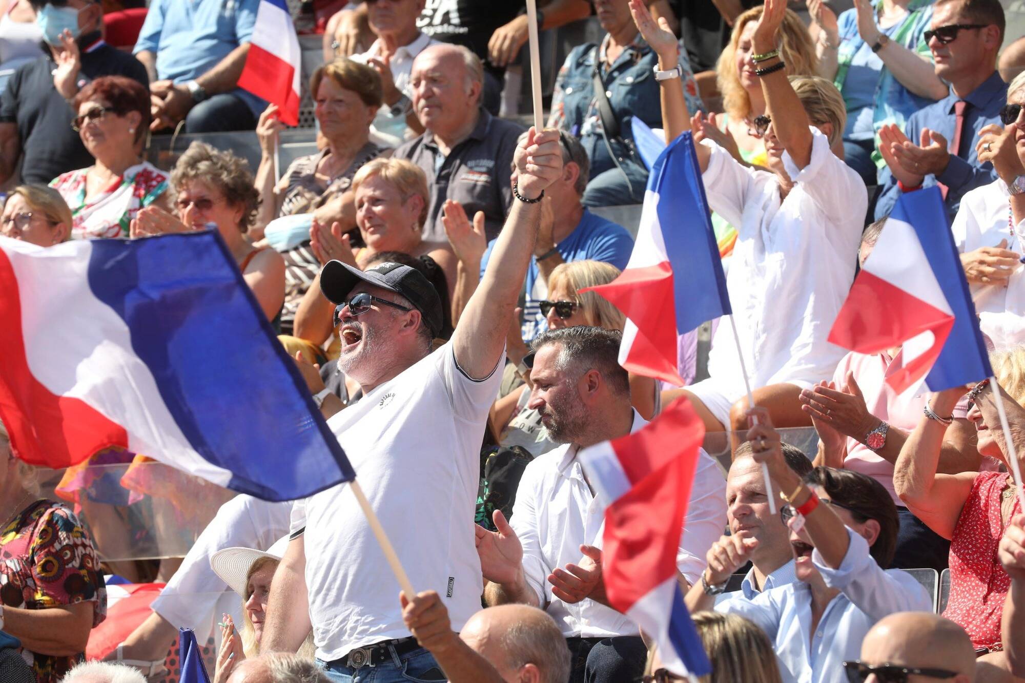 "Zemmour ne dit pas que des conneries": à Fréjus, les militants du RN troublés par le polémiste