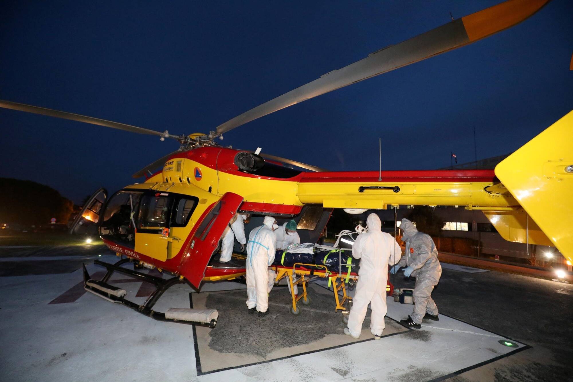 Covid-19: de nouveaux patients en réanimation en Paca vont être évacués vers d'autres régions