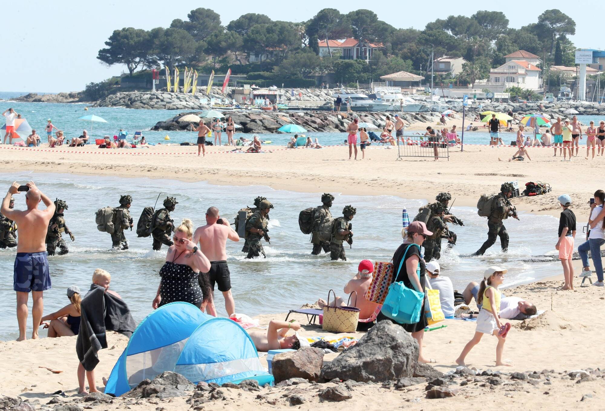 "On a d'autres priorités", "la population a intégré la guerre": ce que pensent les Varois de l'absence de questions liées à la Défense aux élections législatives