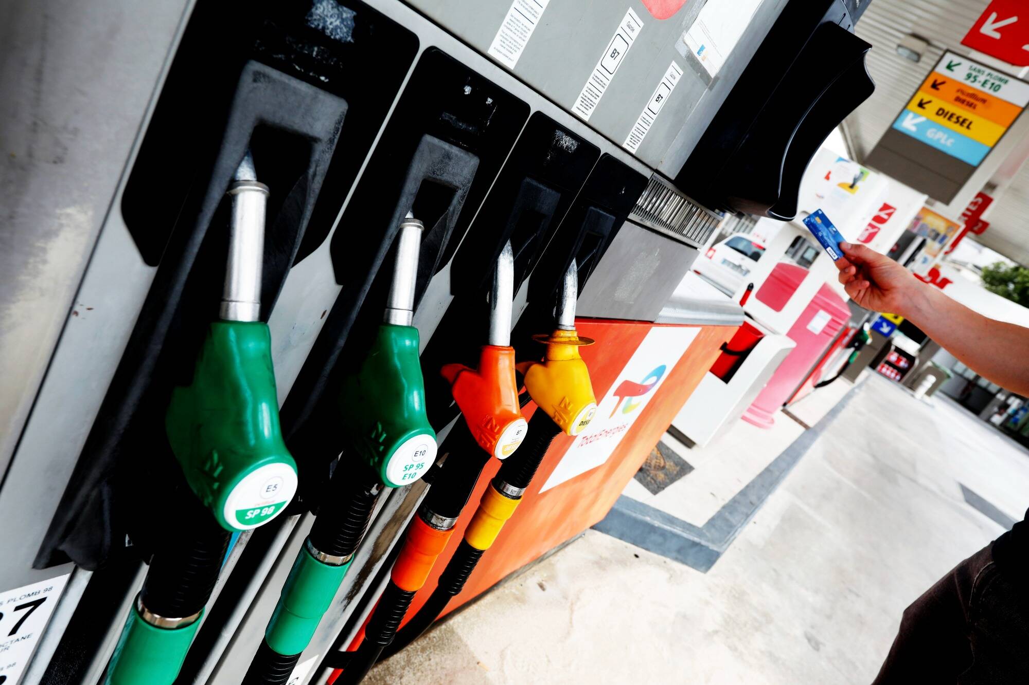 TotalEnergies plafonne les prix à la pompe dès ce mercredi: où trouver le carburant le moins cher dans les Alpes-Maritimes?