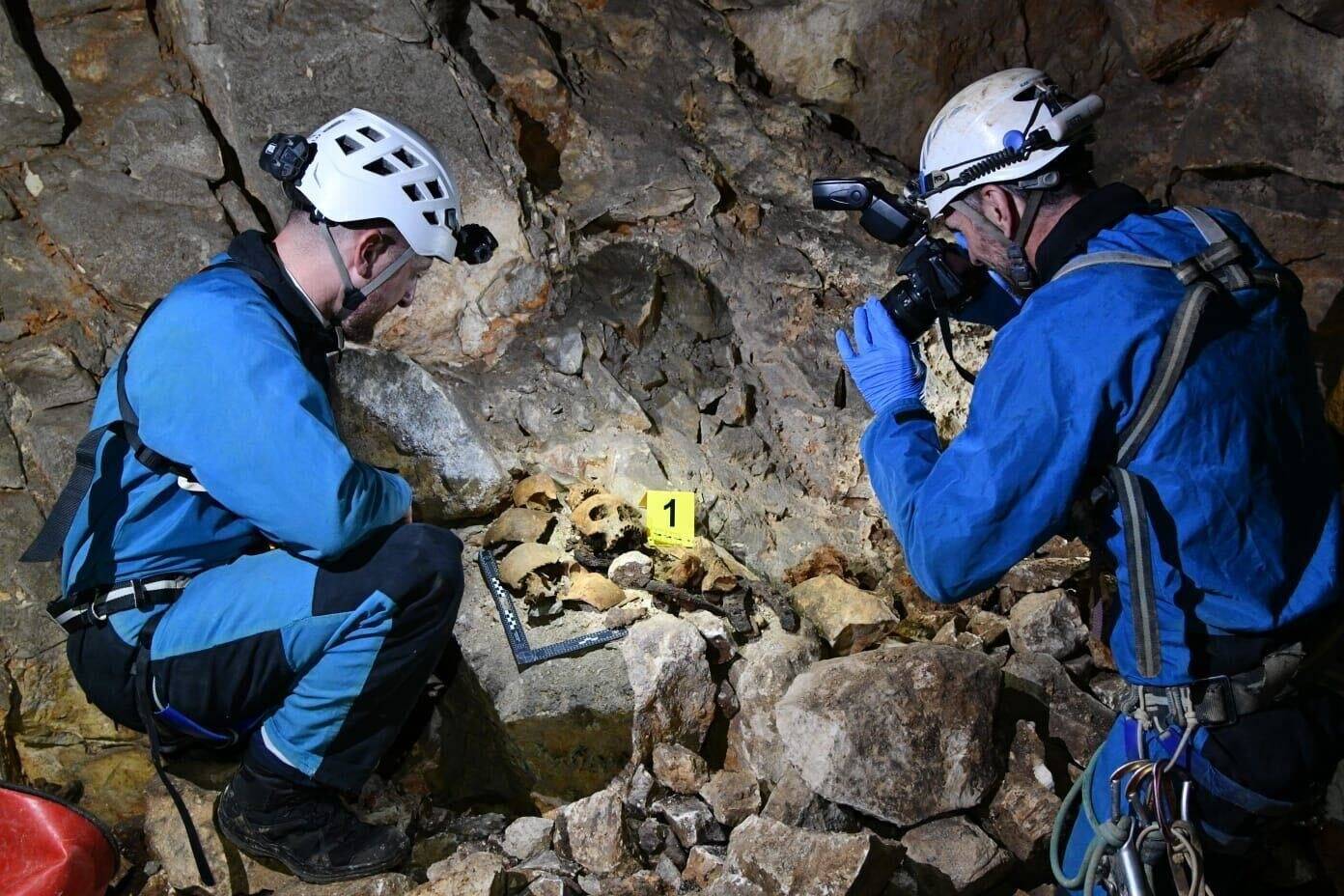 "Ce n'est pas Xavier Dupont de Ligonnès!": un squelette humain a été découvert dans une grotte des Bouches-du-Rhône