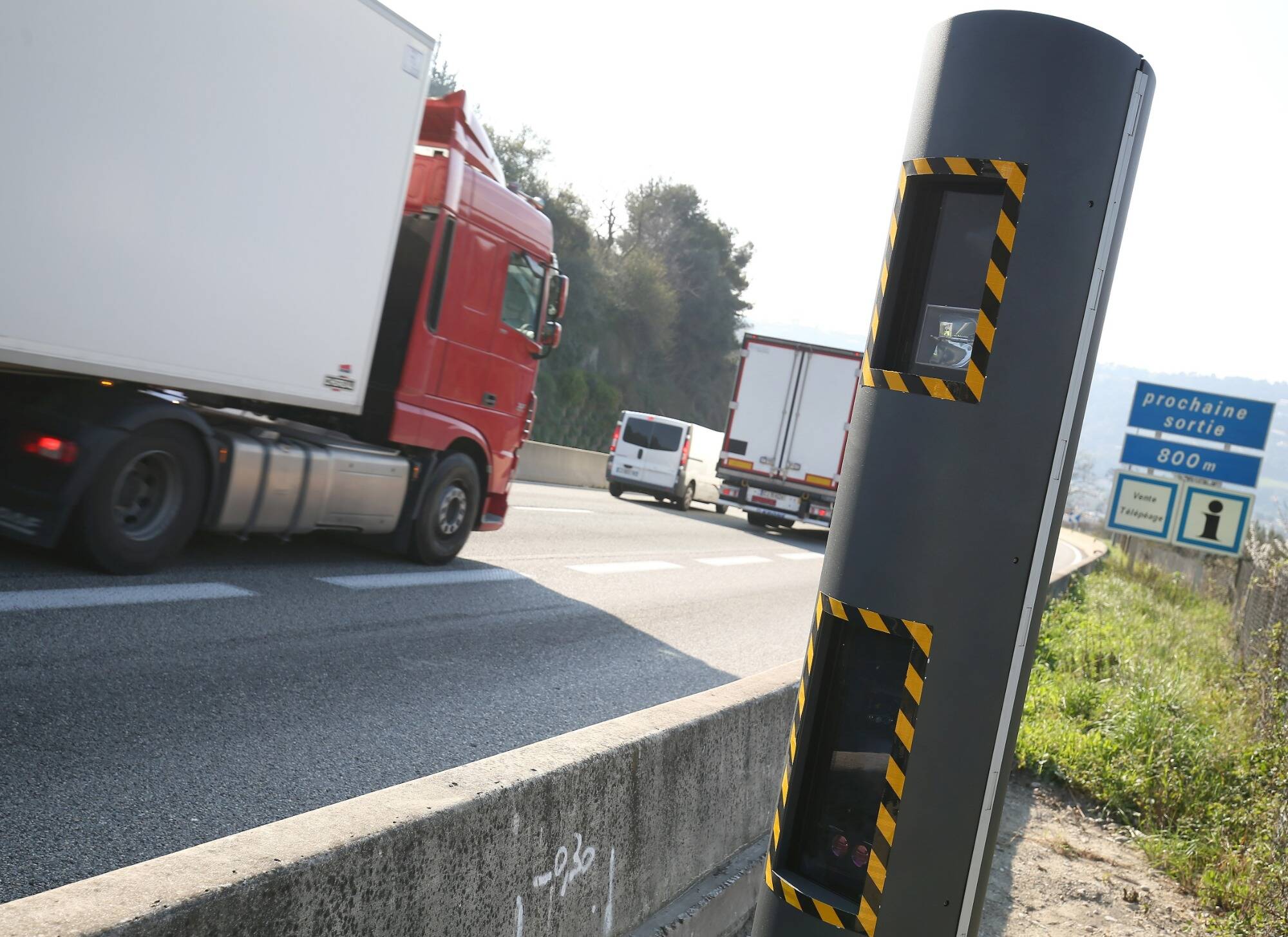 Utiles à la sécurité routière ou "pompes à fric"? Voici la liste des huit prochains radars tourelles dans les Alpes-Maritimes