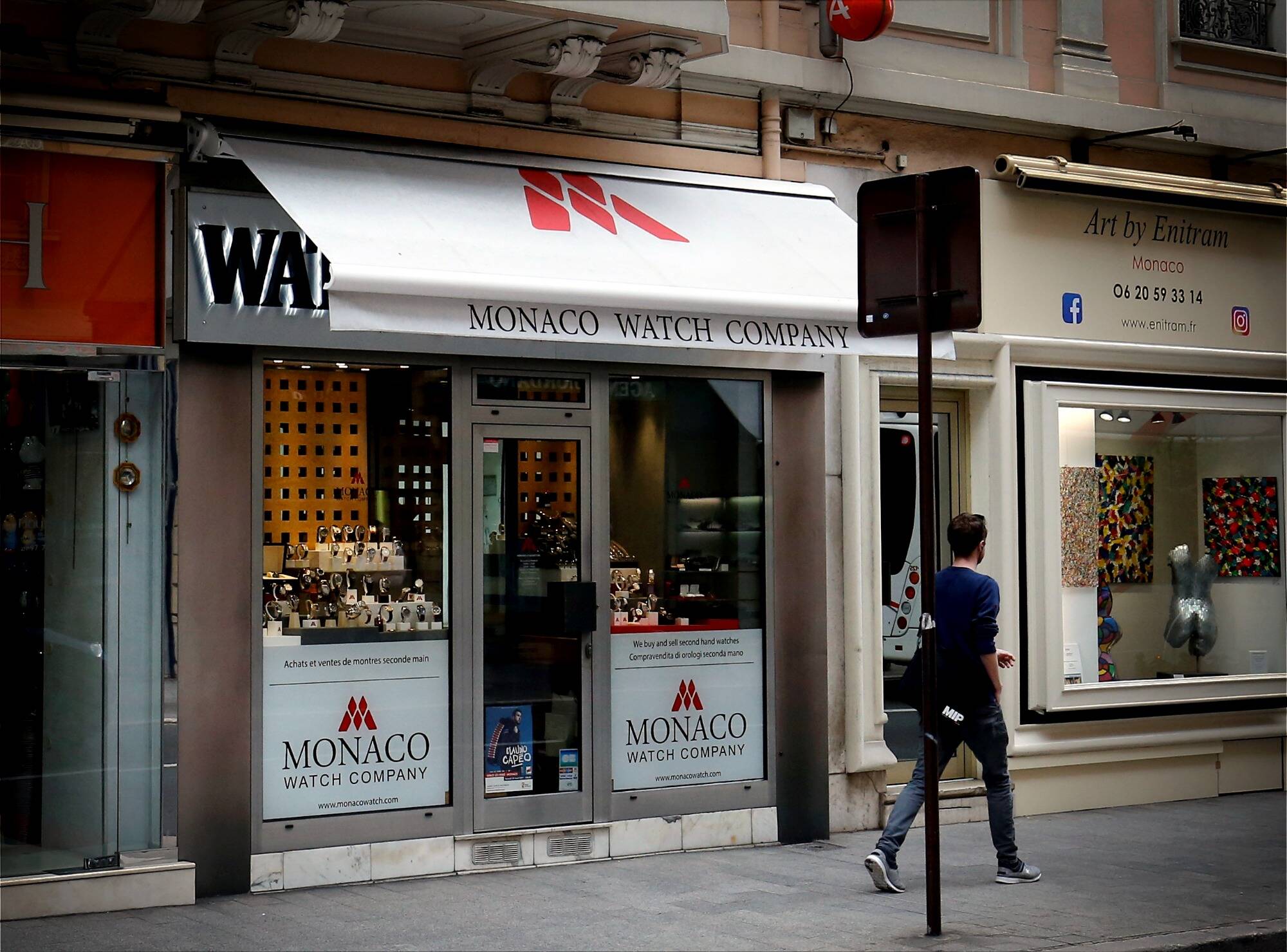 Licenciée pour "faute grave" après le braquage à Monaco, l'ex-vendeuse de la boutique de montres de luxe juge la décision "illégale"