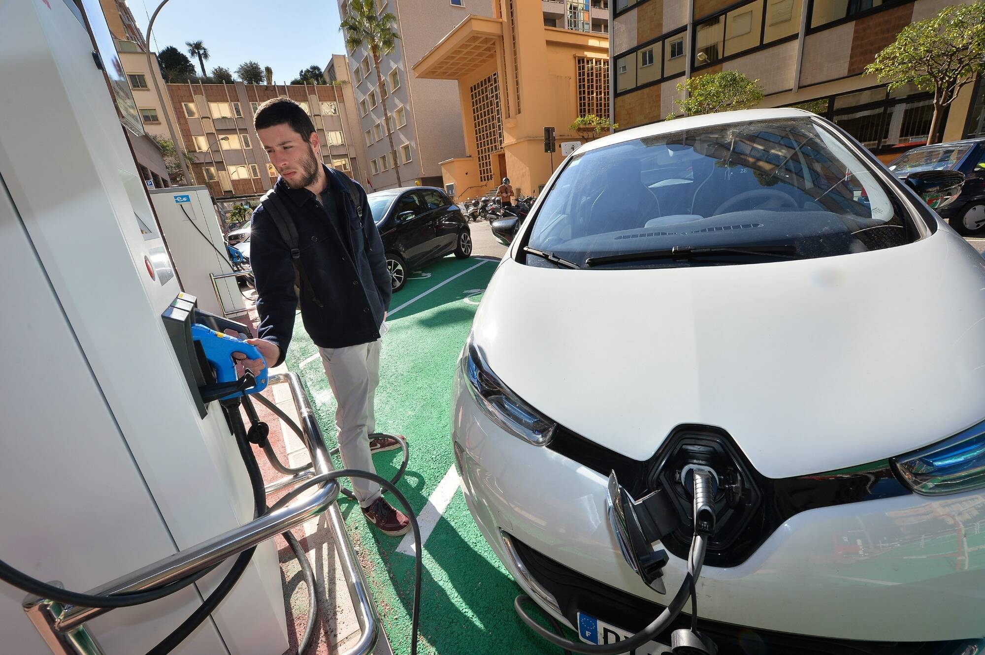On vous dit comment bénéficier de la surprime pour l'achat d'un véhicule électrique à Monaco