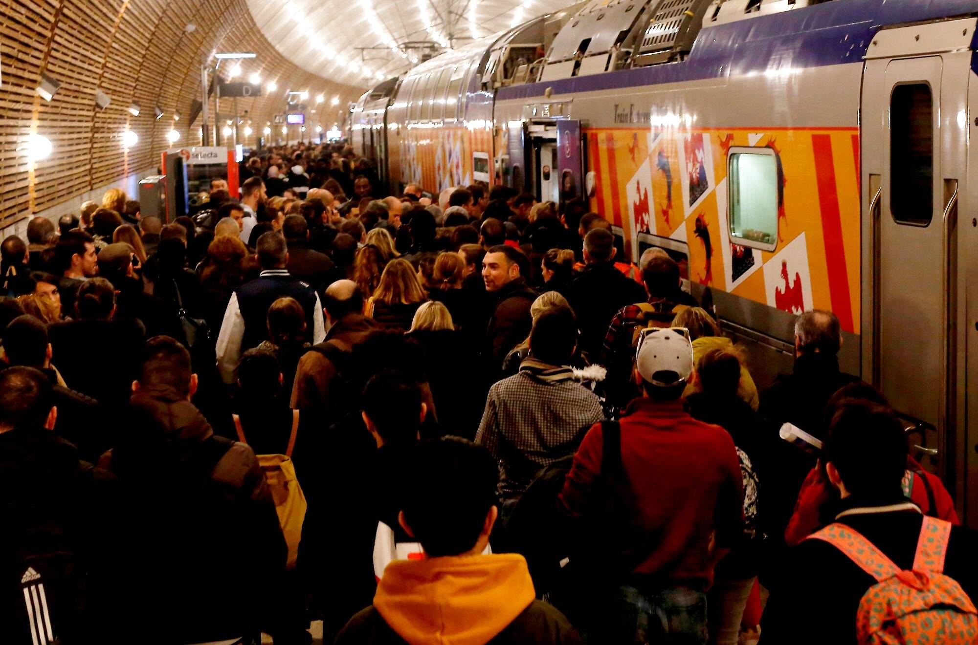 Interruption de la circulation des trains sur la Côte d'Azur, ce mercredi soir: gros bazar en perspective, des bus de substitution mis en place