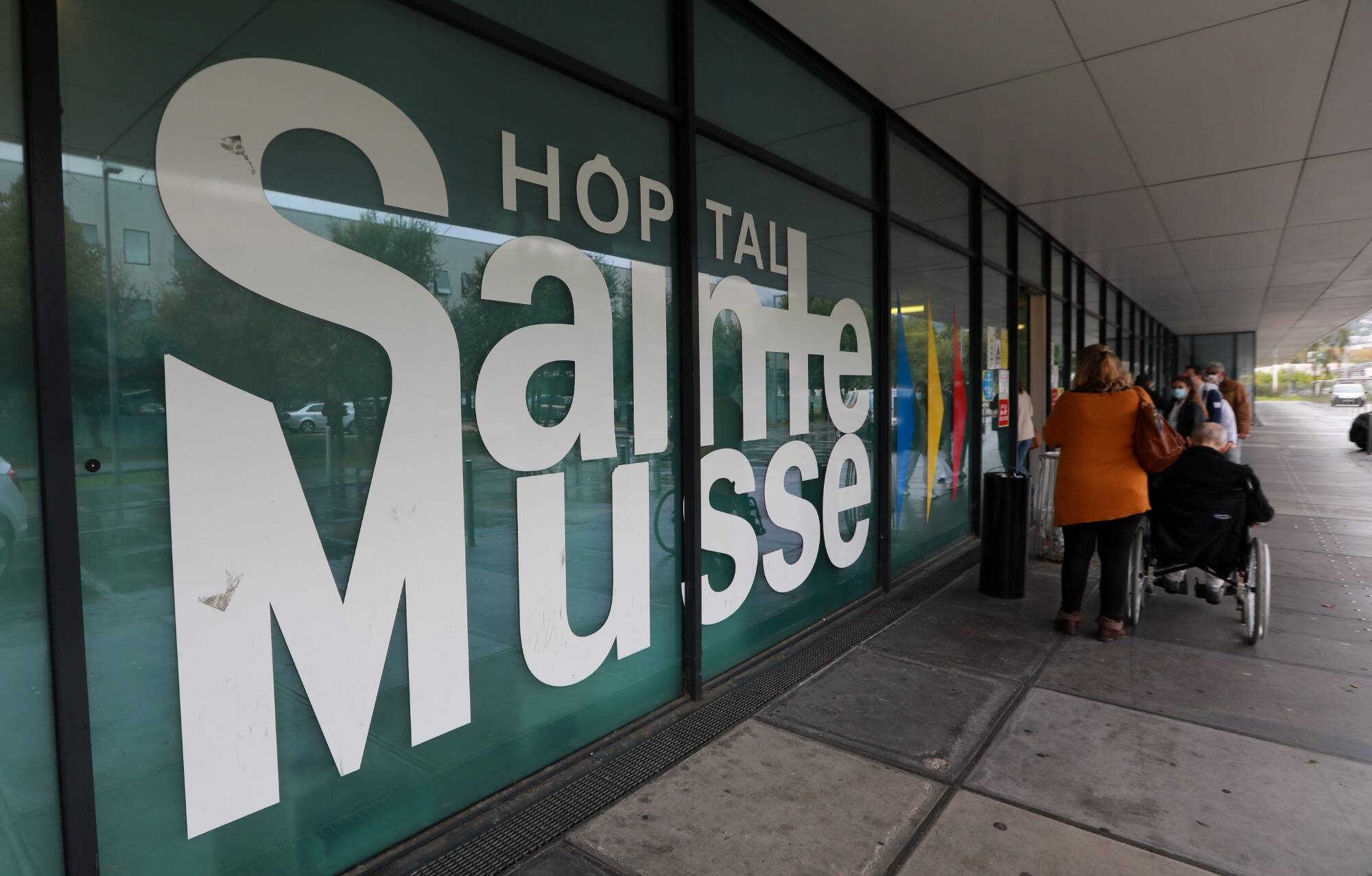 Pourquoi des personnels soignants se mettent en grève à l'hôpital Sainte-Musse de Toulon?