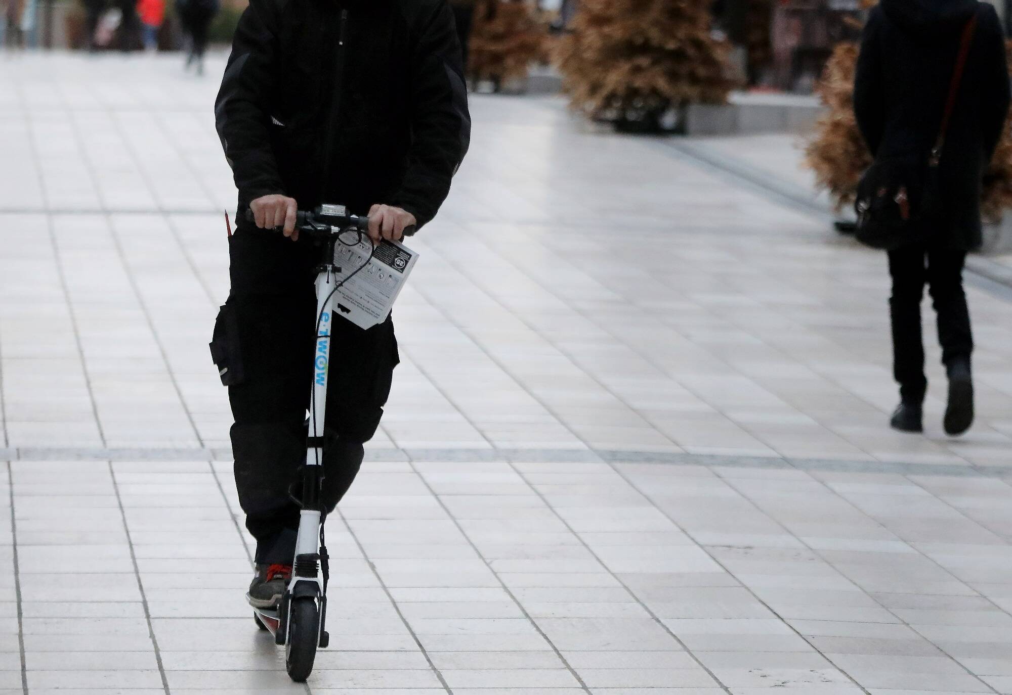 Il revendait des trottinettes électriques volées à Monaco pour financer ses vacances sur la Côte d'Azur, un mois de prison ferme