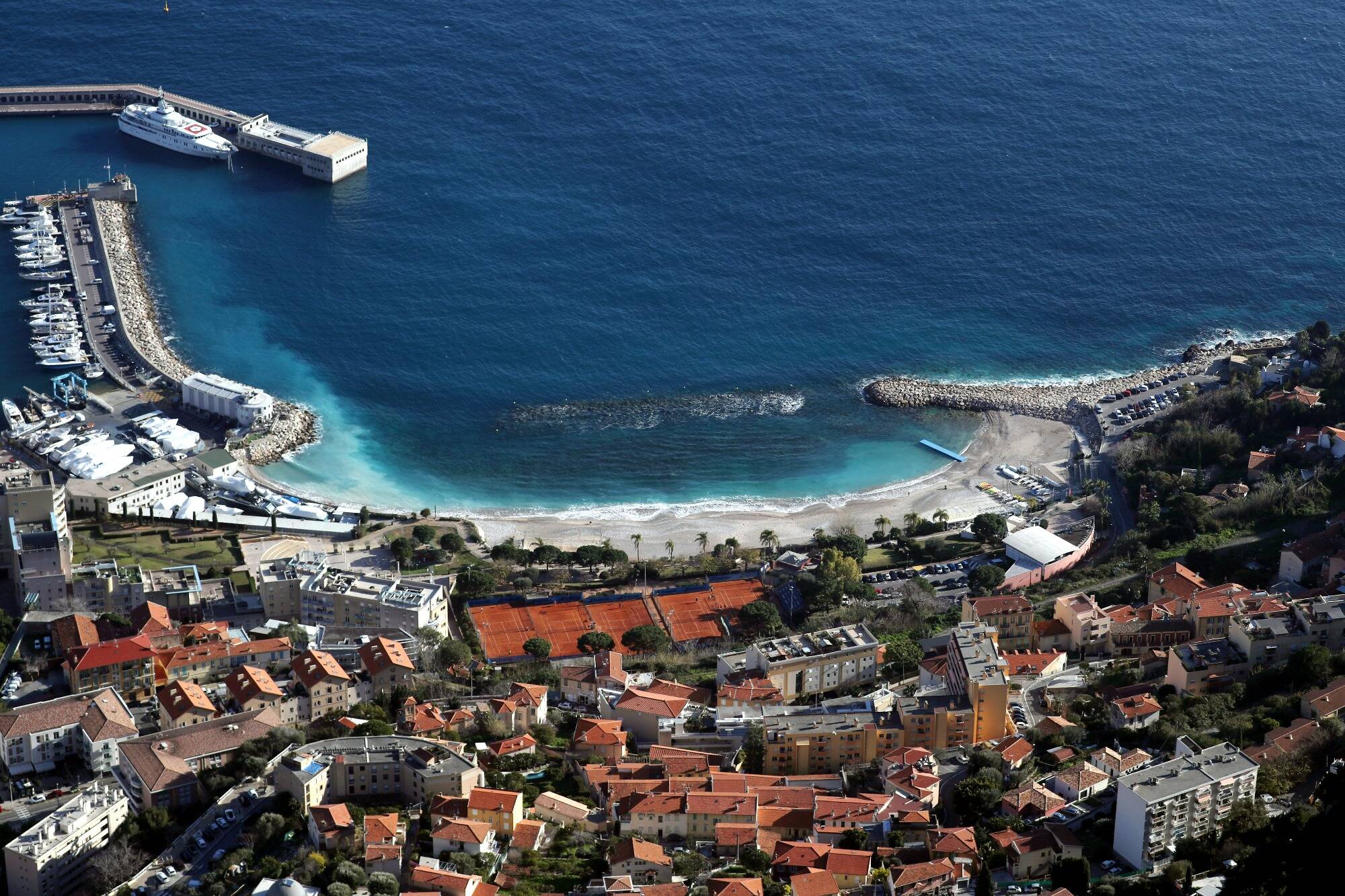 À Cap-d'Ail, le toit de la base nautique va bientôt accueillir des panneaux photovoltaïques pour être (presque) autonome en énergie