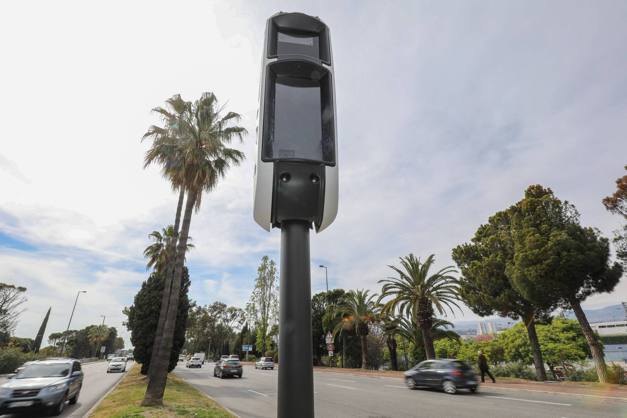 Une application testée à Nice pour signaler "tout ce qui représente un danger sur la route"