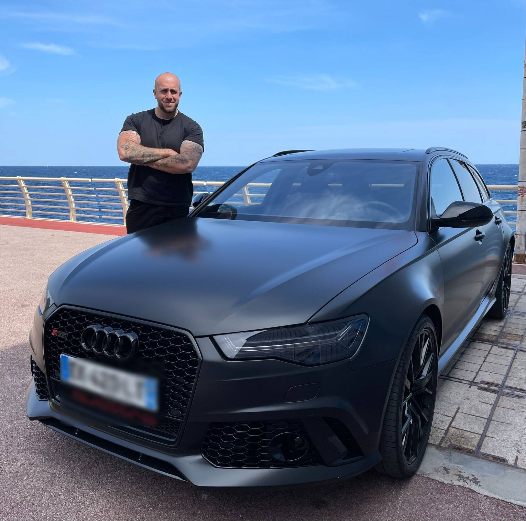 "Des selfies, oui, mais pas au milieu de la route": Le coup de gueule de GMK face aux comportements dangereux de certains "car-spotters" à Monaco