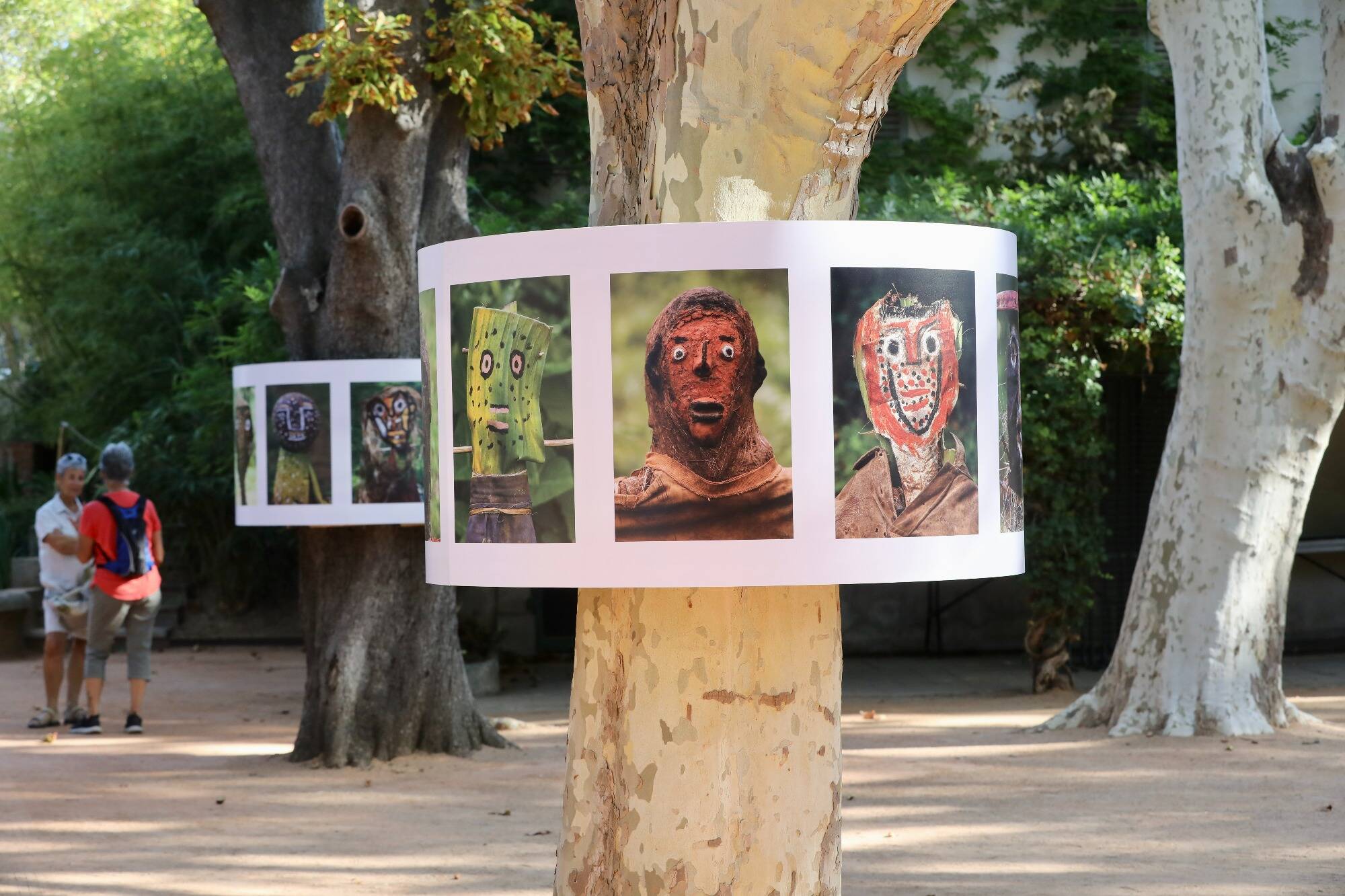 Le célèbre photographe Hans Silvester mis à l'honneur à Six-Fours avec l'exposition "Le Tour du monde des épouvantails"
