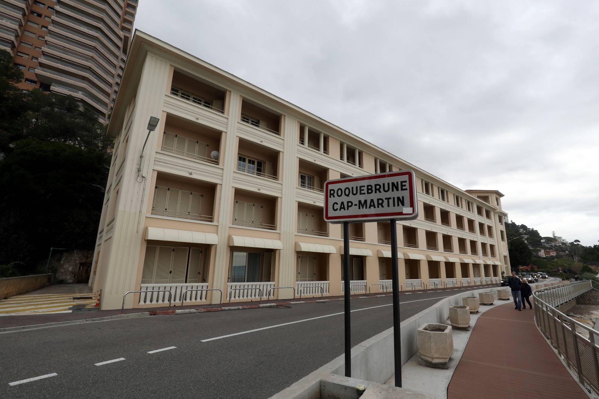 Prestige monégasque, logement, salaire... comment la Société des Bains de Mer séduit et fidélise ses saisonniers