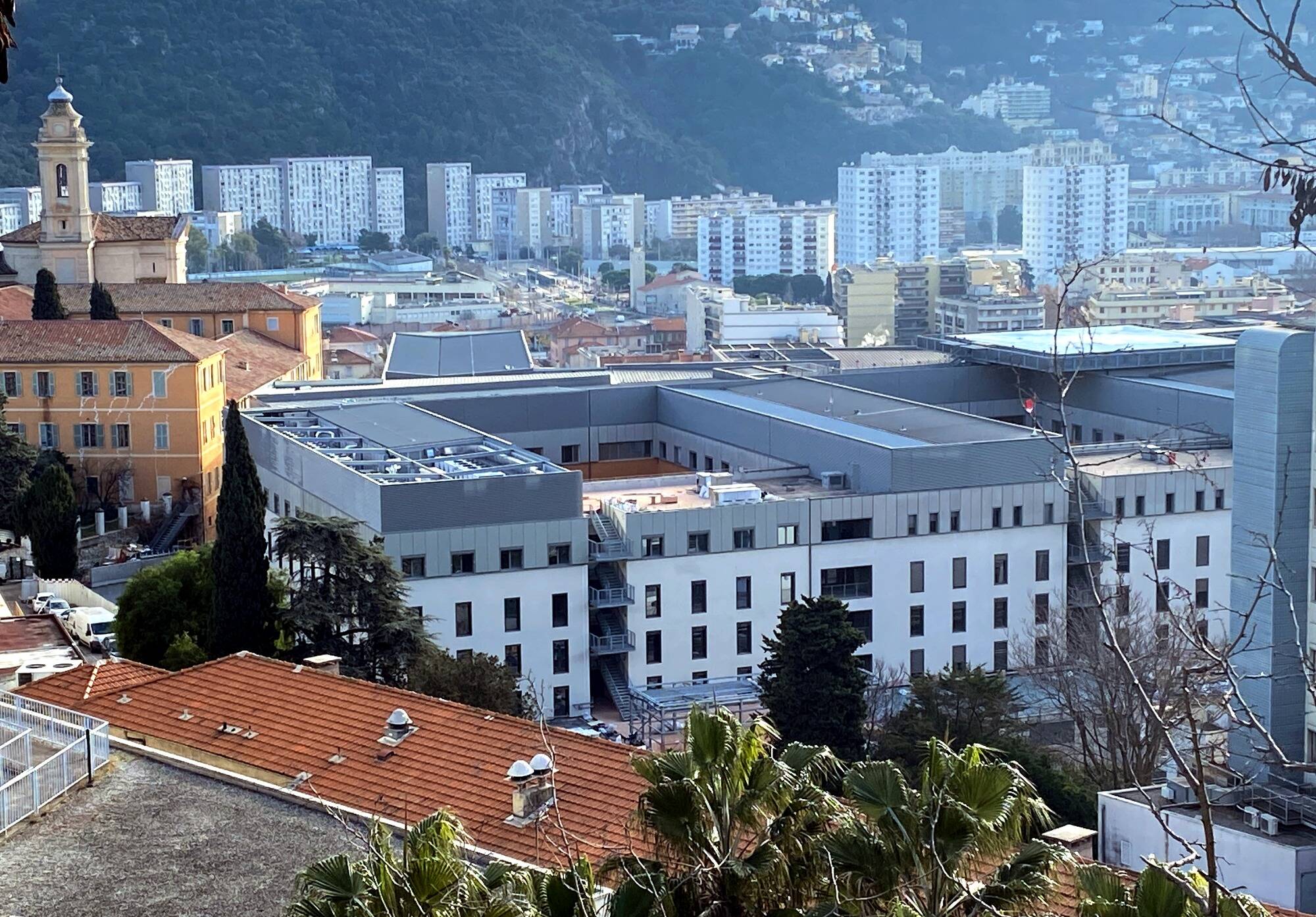 Infirmières, aides-soignantes, Samu, femmes de ménage, médecins... Le personnel du CHU de Nice n'a pas été payé, un bug du ministère de l'Economie?